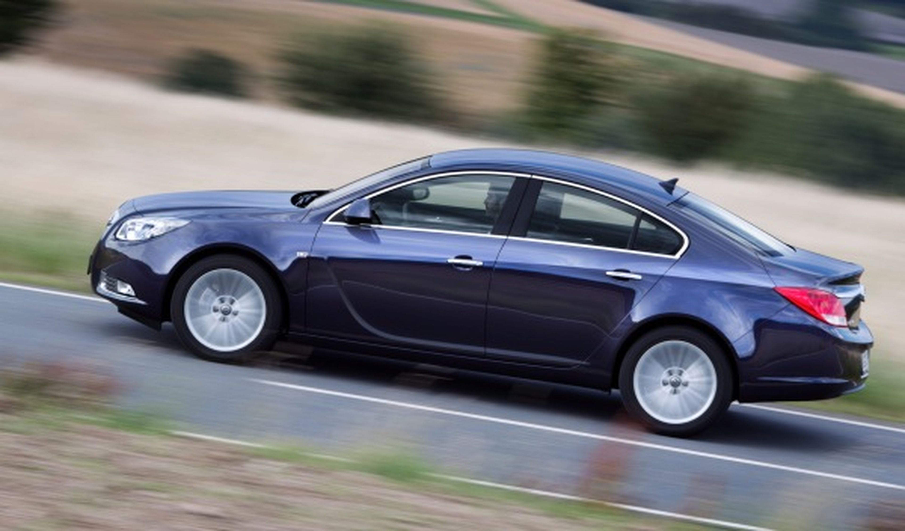 Opel-Insignia-2012-exterior-lateral