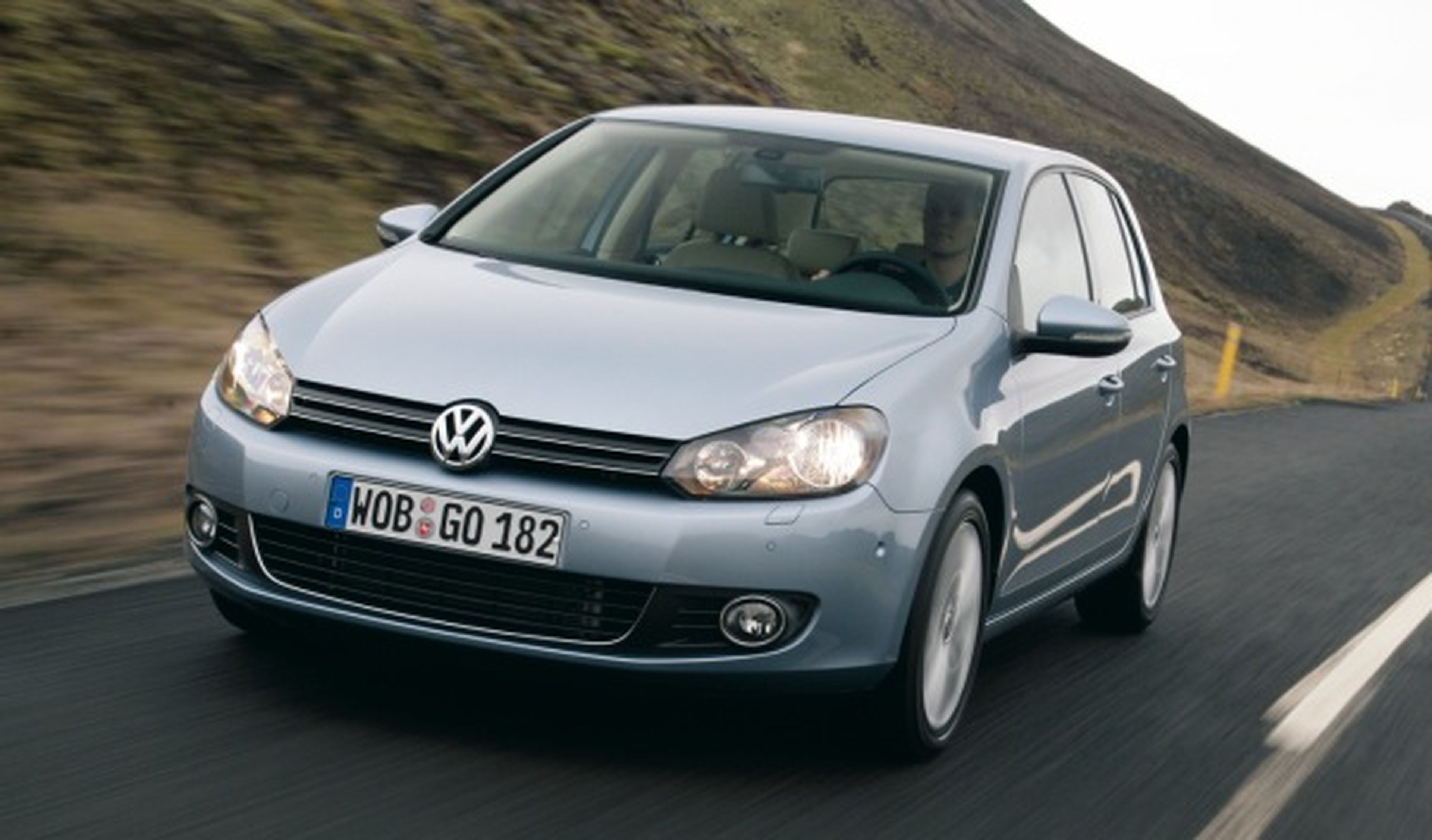 Volkswagen Golf Rabbit en carretera - delantera
