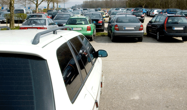 Buscar aparcamiento provoca el 30% de los atascos