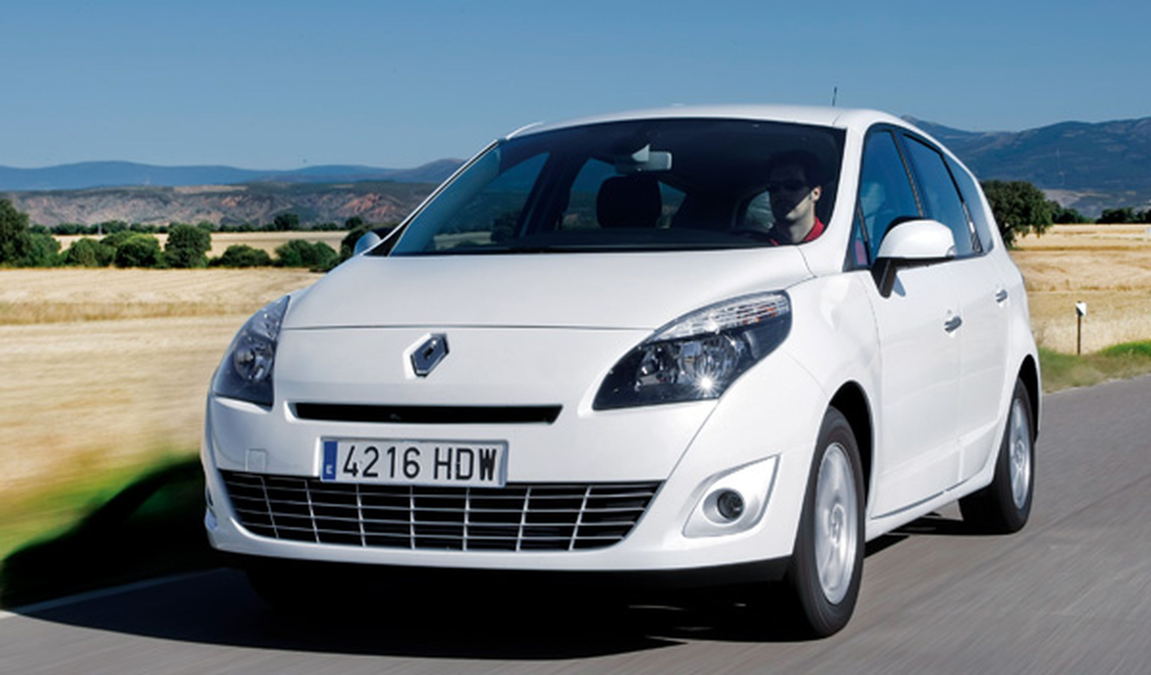 Renault-Scenic-dci-130-exterior-frontal