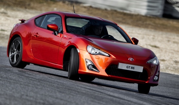 Toyota GT86 faz drift por 165 km e quebra recorde mundial