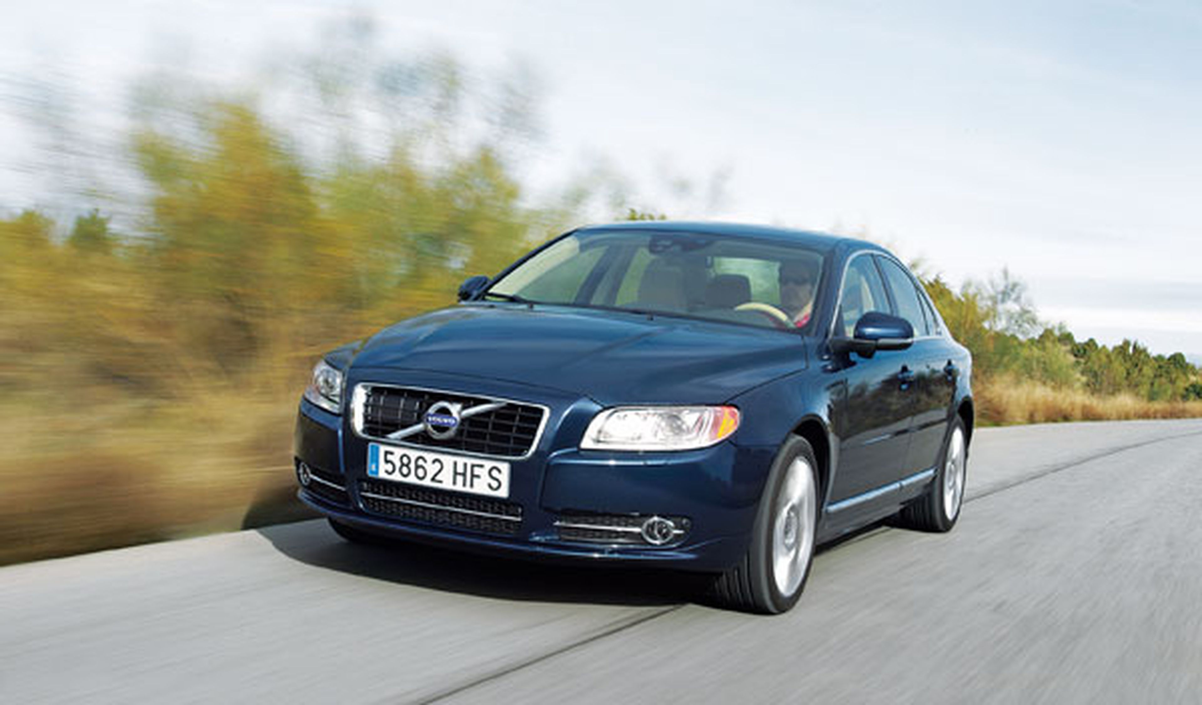 Volvo-S80-D5-exterior-frontal