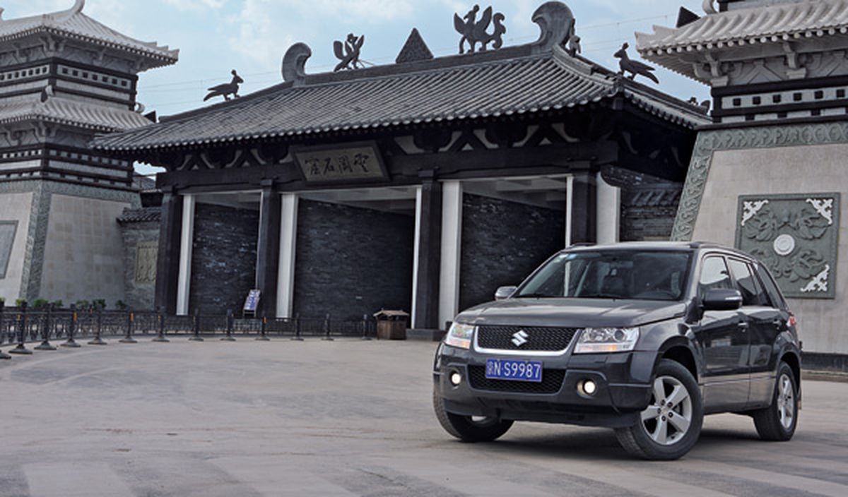 Suzuki Grand Vitara China templo