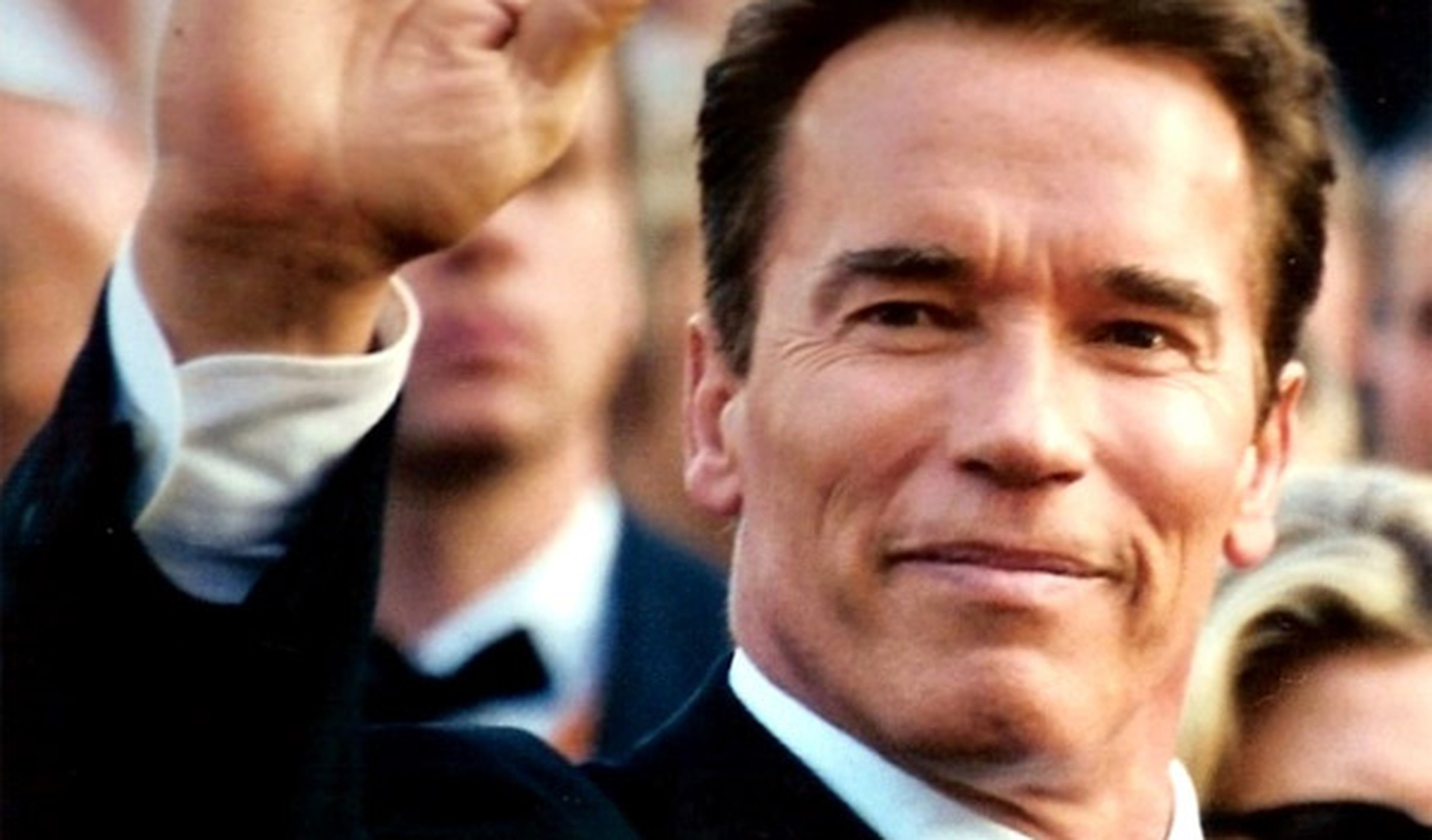 Schwarzenegger defiende los vehículos ecológicos en Ginebra
