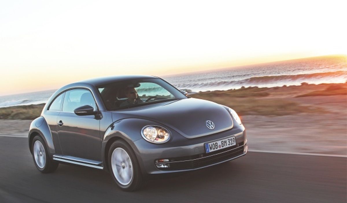 Nuevo Volkswagen Beetle tres cuartos delantero