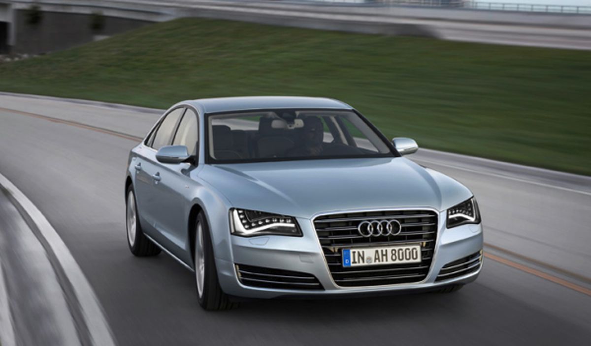 Audi A8 hybrid frontal precio