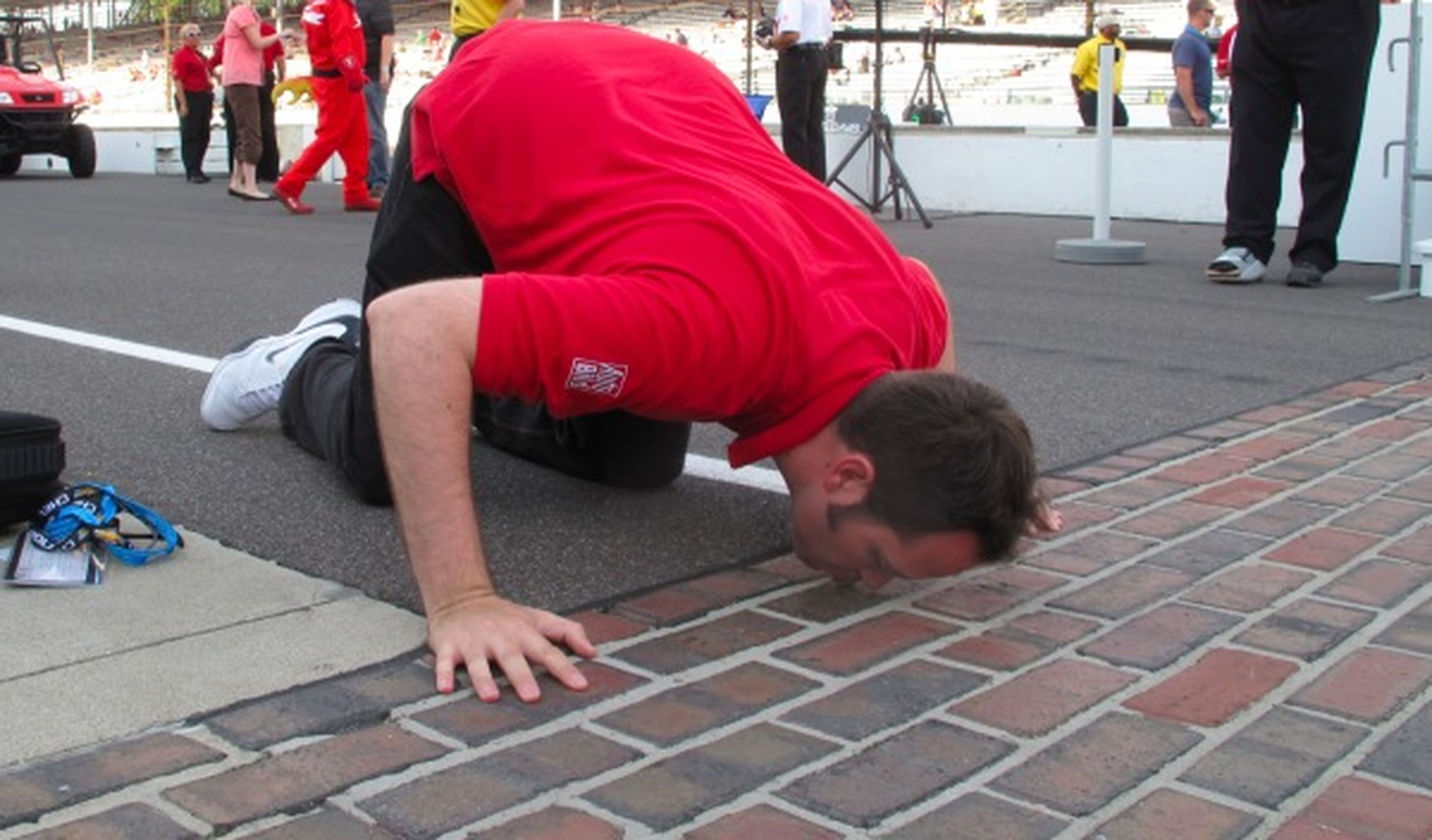 Beso al brickyard de las 500 Millas de Indianápolis 2012