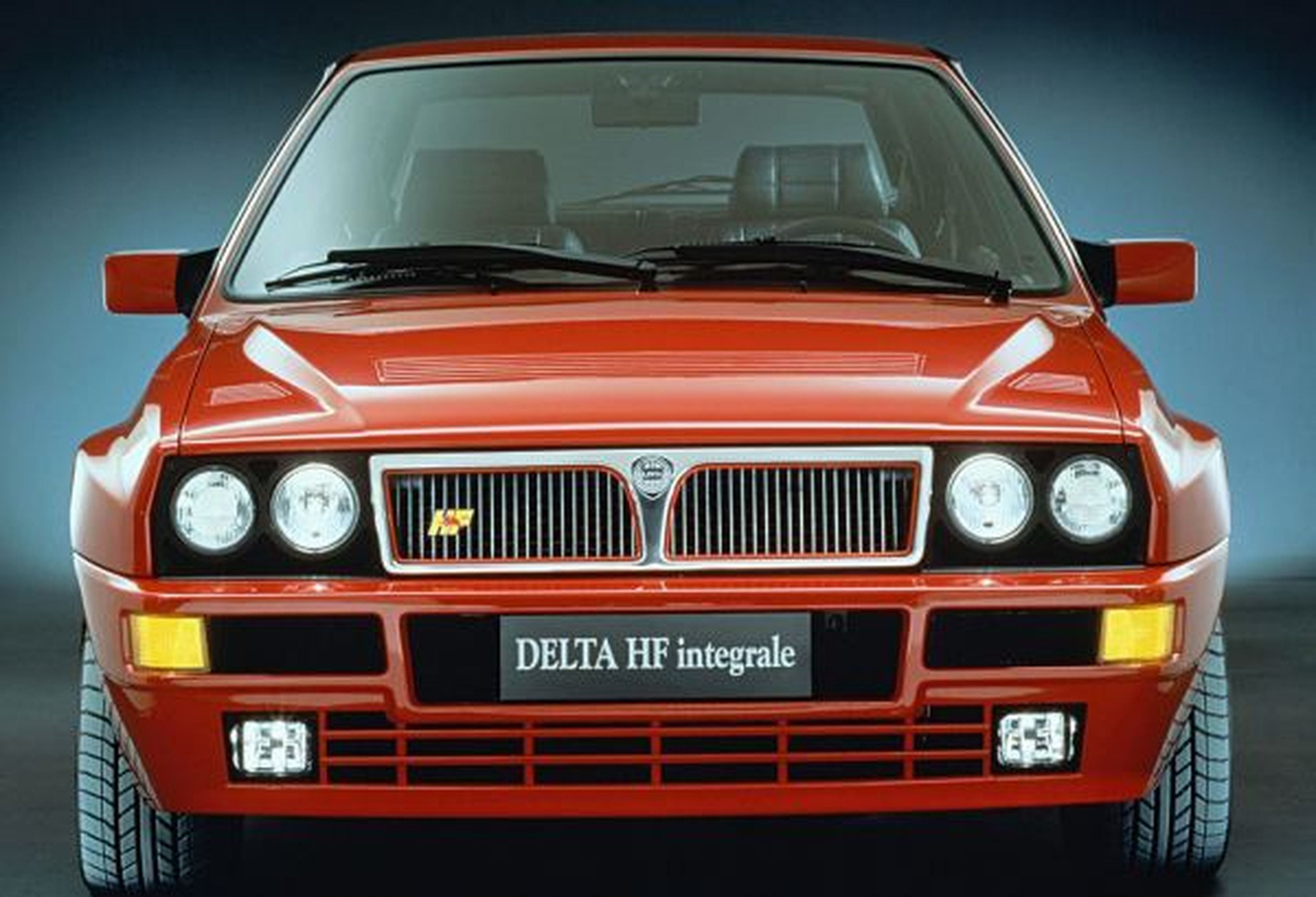 Lancia Delta Integrale abultamiento capó