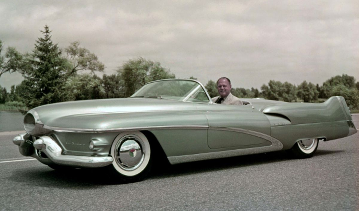 El Buick LeSabre de 1951 85 años del centro de diseño de GM