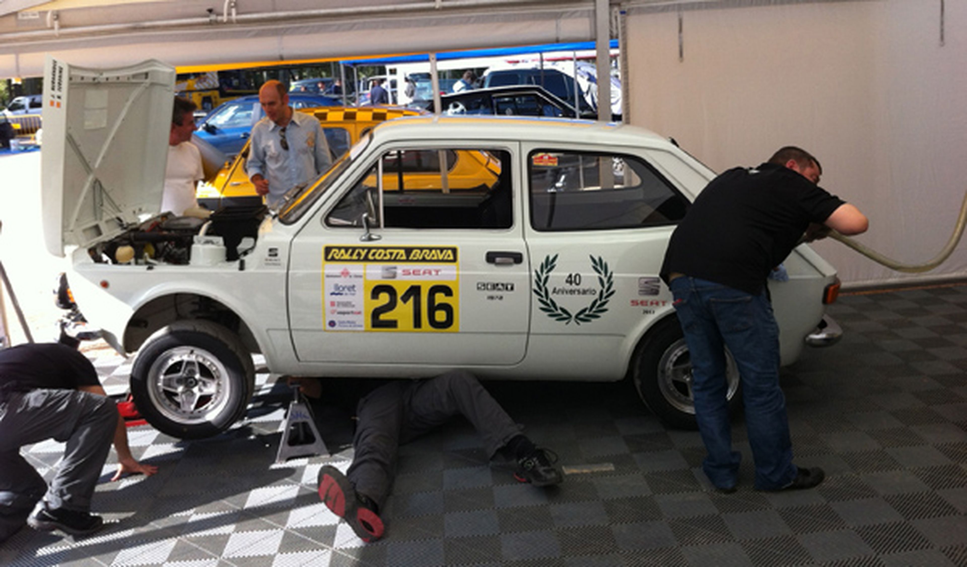 Seat 127 mecánicos Rally Costa Brava