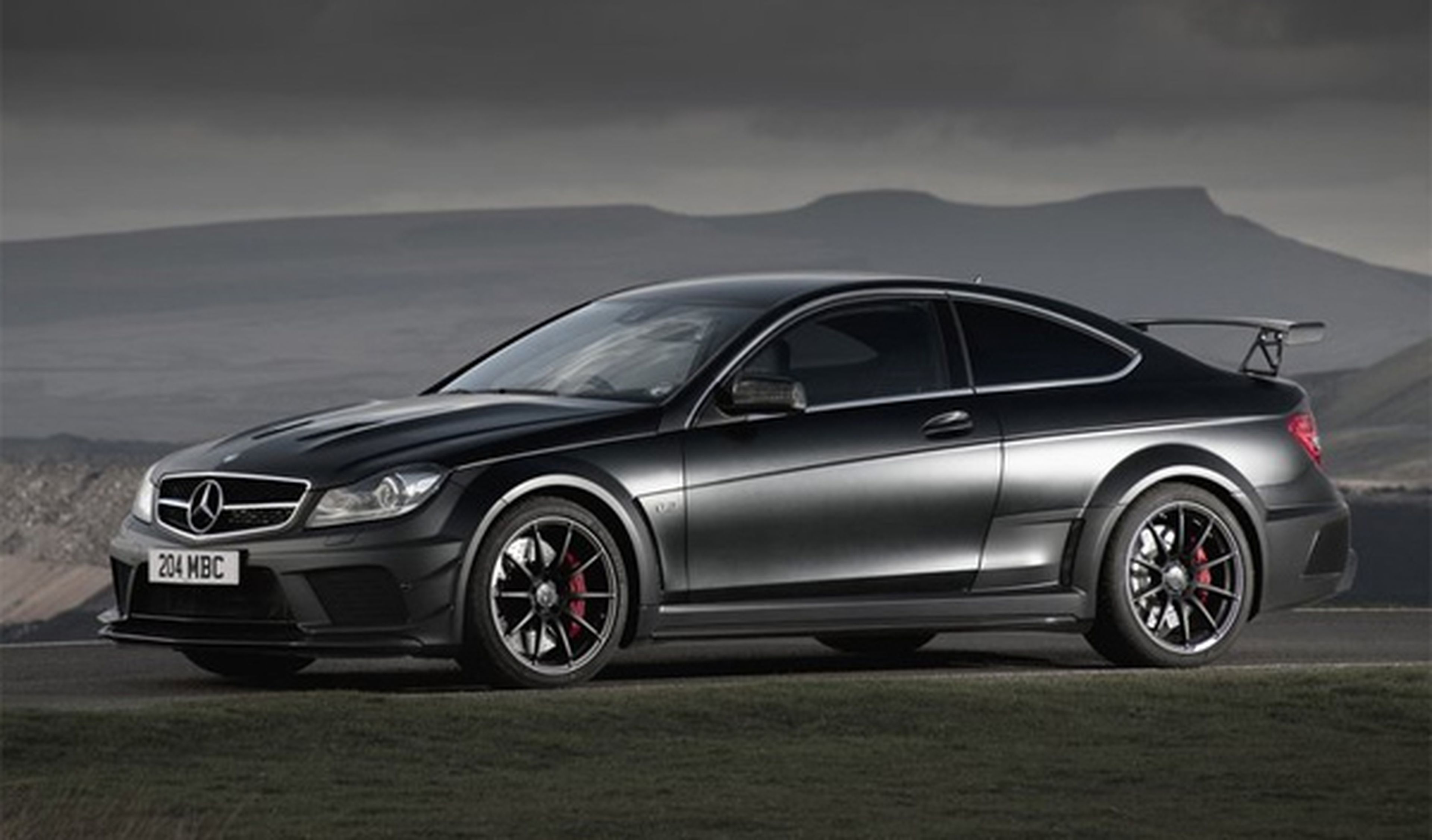 Fifth Gear compara el nuevo Mercedes C63 AMG Black Series con el BMW M3 GTS