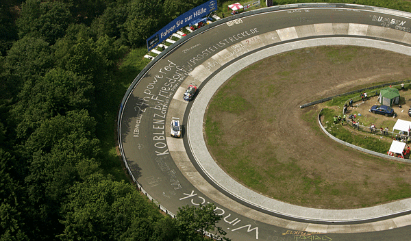 Ración de accidentes en el ‘infierno verde’ de Nürburgring