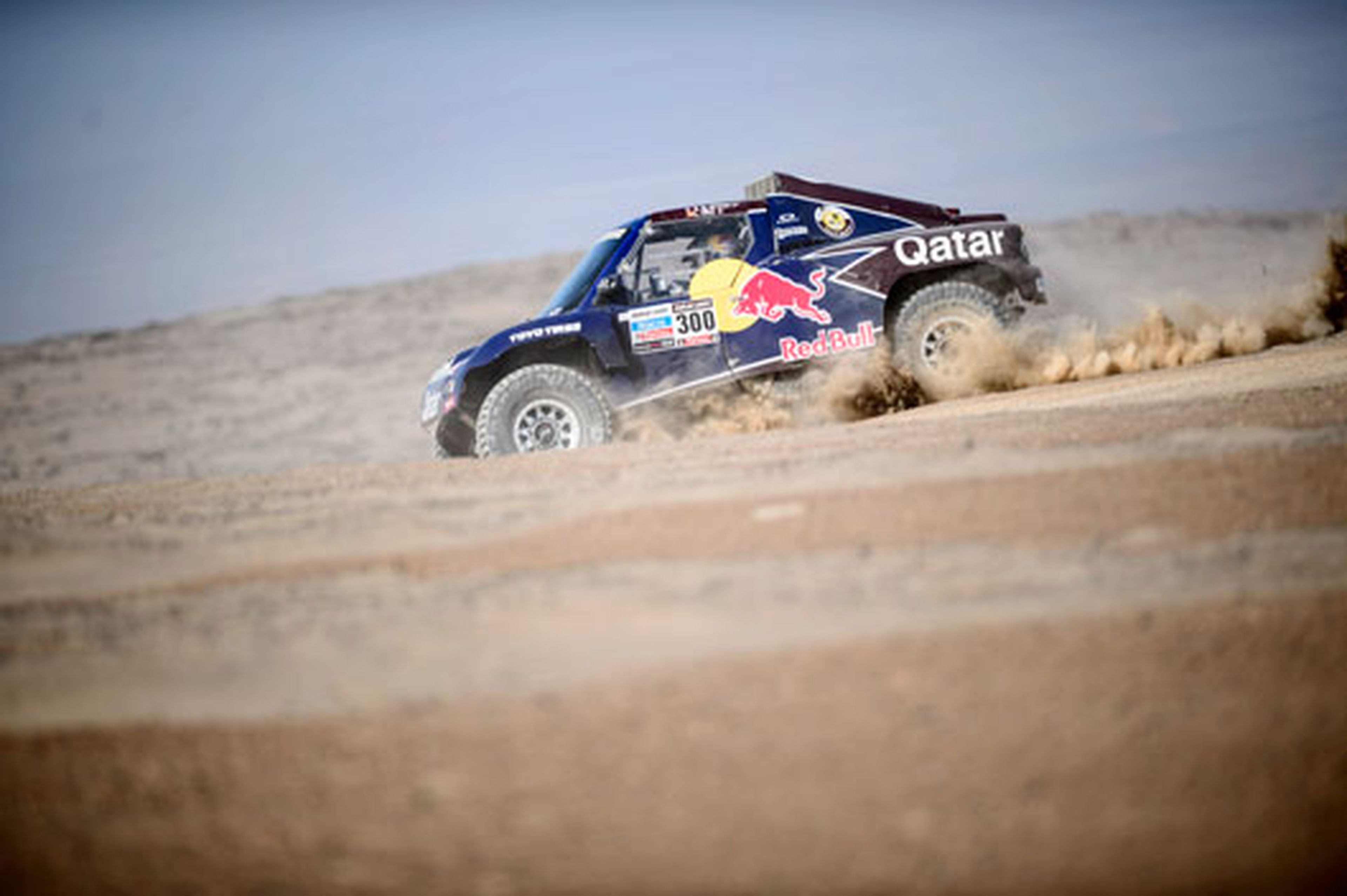 Rally Dakar 2013: Carlos Sainz abandona y Roma se atasca