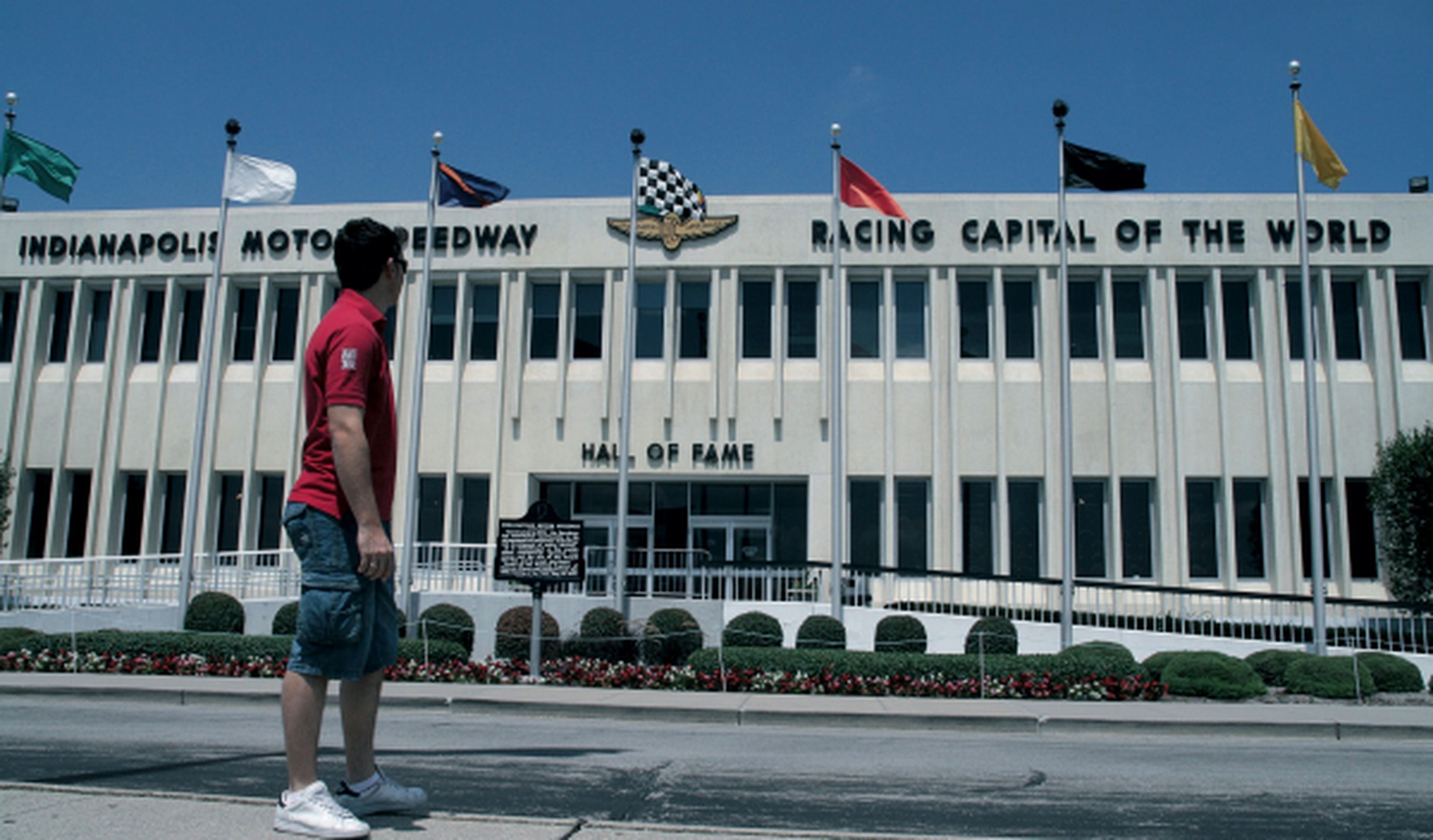 Puerta del museo del Indanapolis Speedway