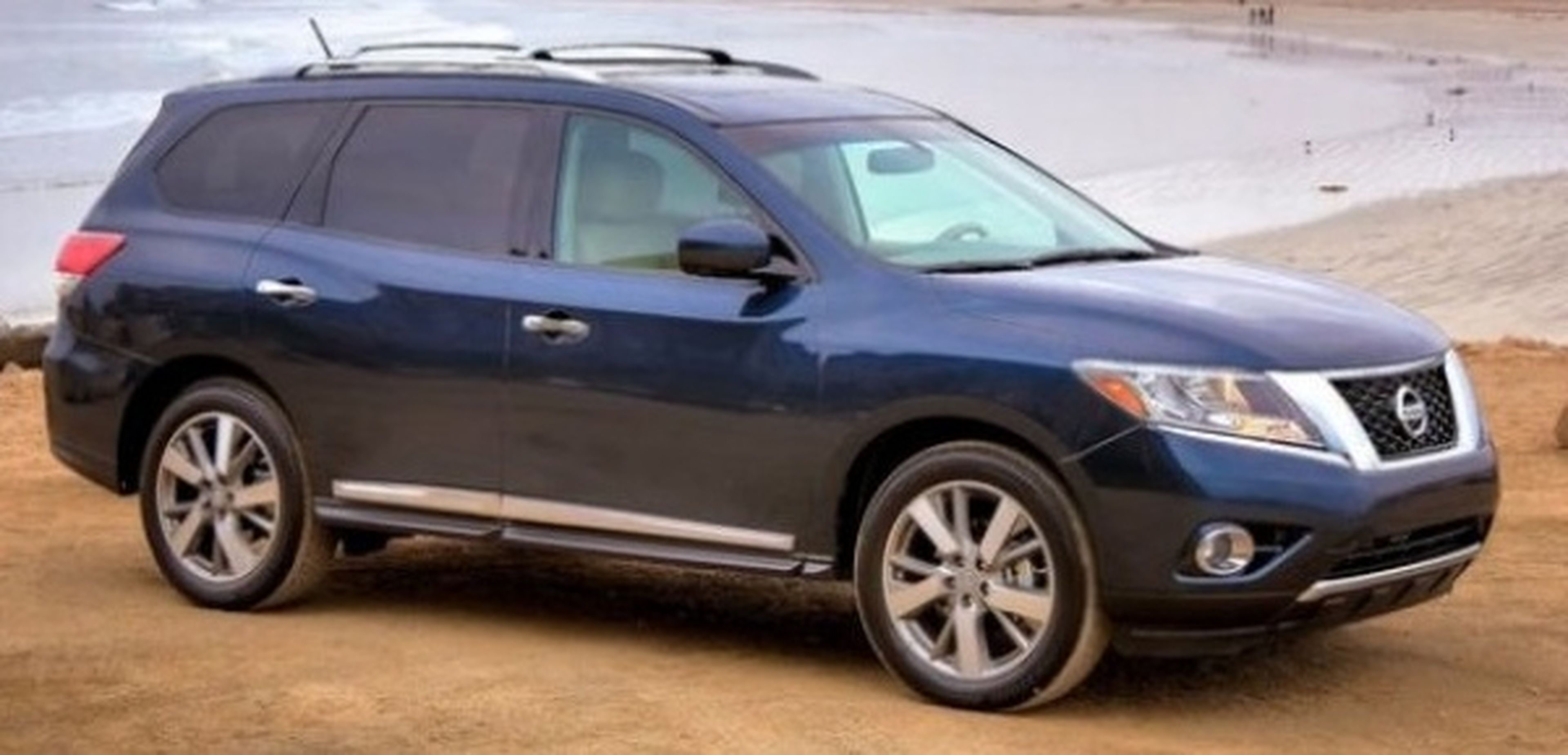 Nissan Pathfinder lateral