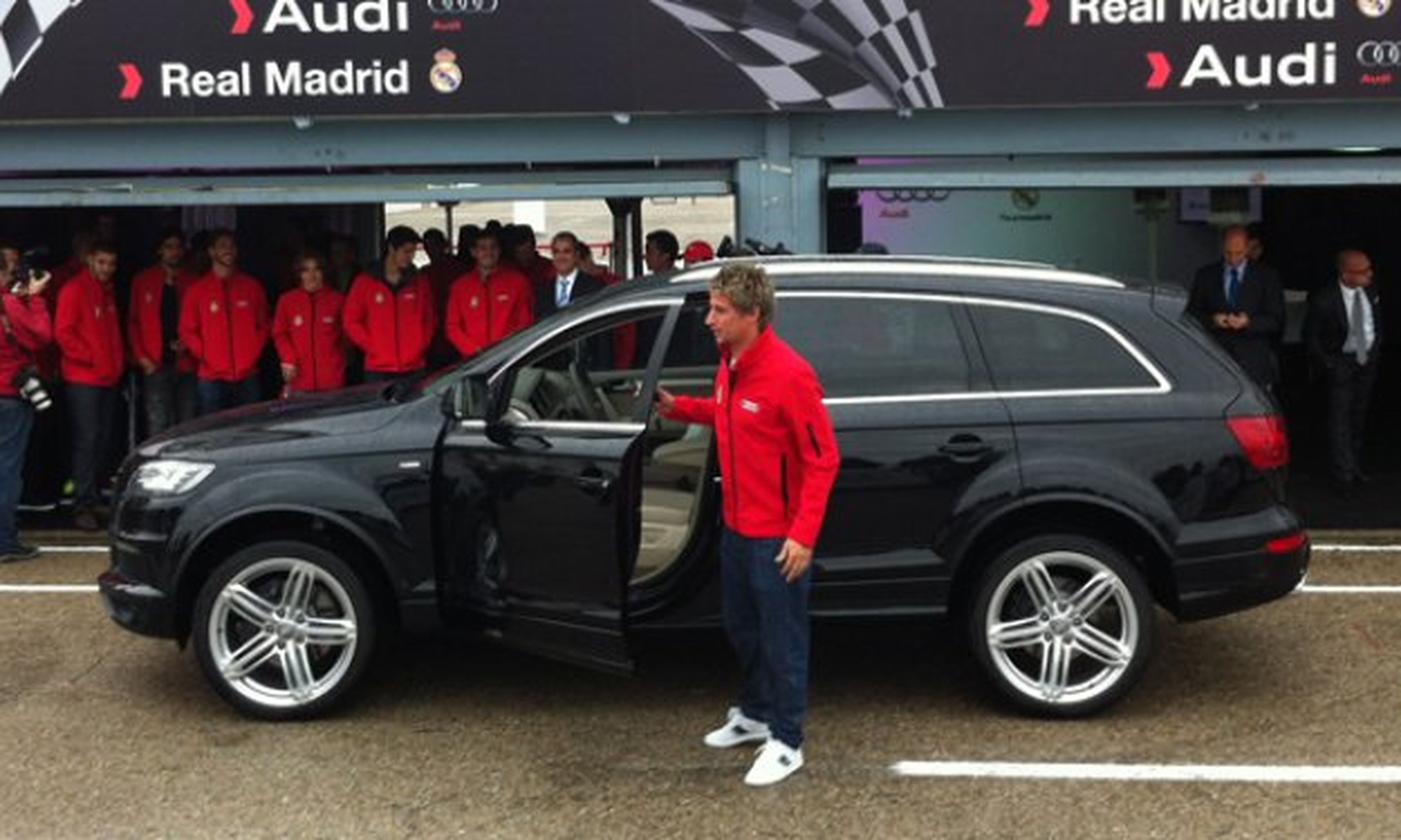 Fabio Coentrao recibe su Audi