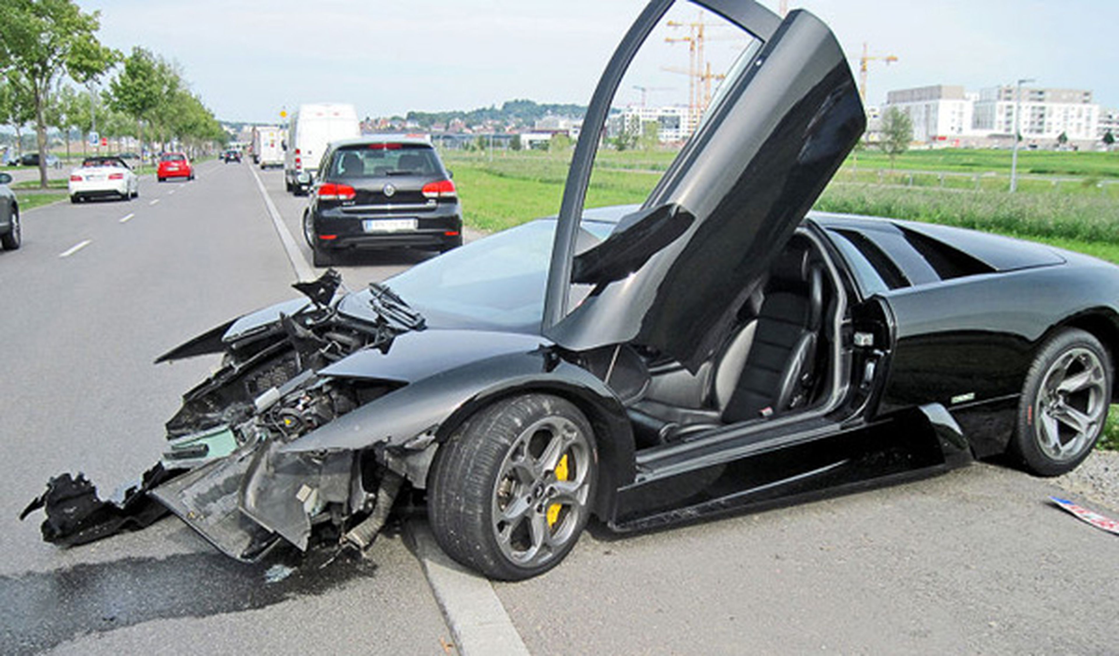 Un Lamborghini Murcielago destrozado por su vendedor