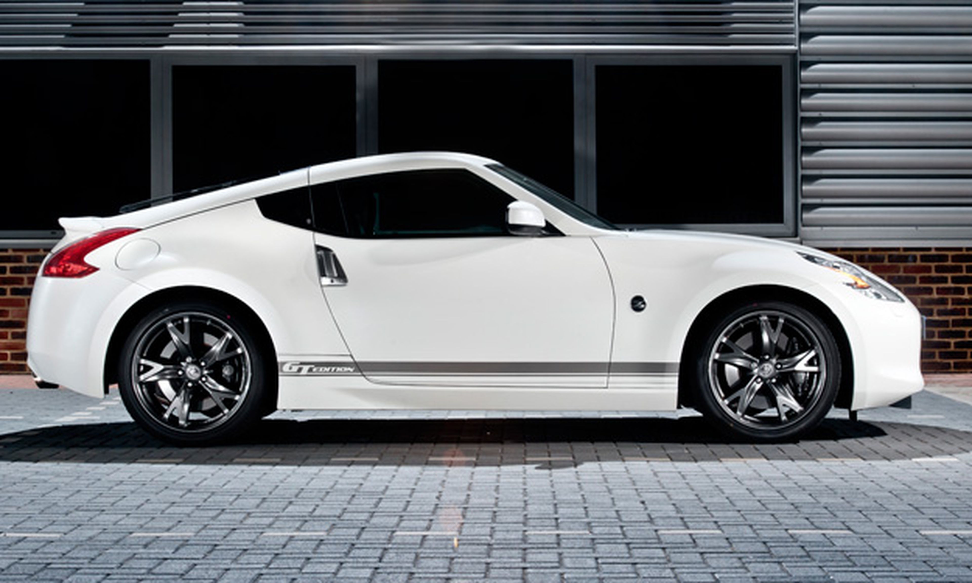 Nissan 370Z lateral