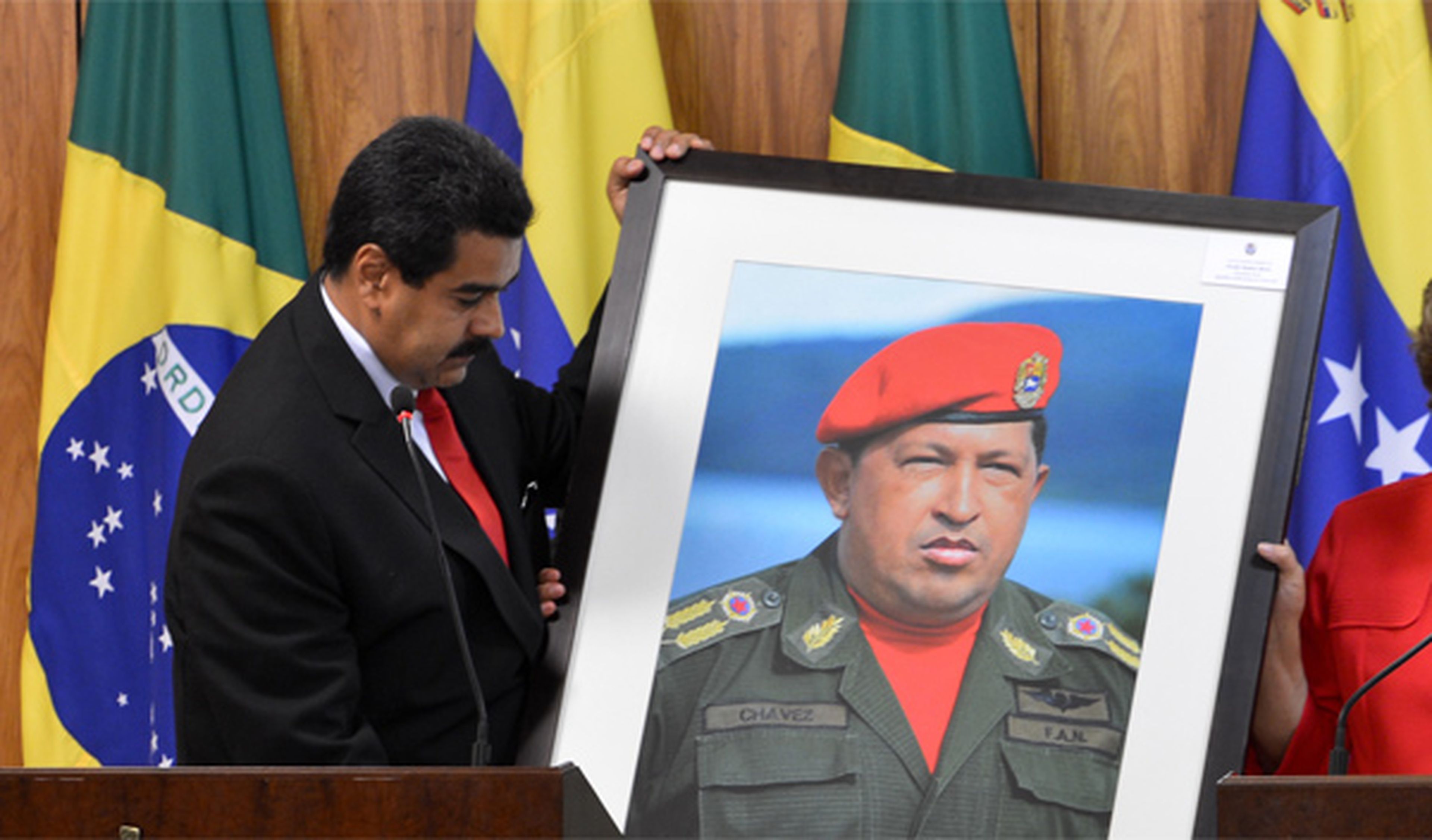 Nicolás Maduro obliga a bajar los precios de los coches