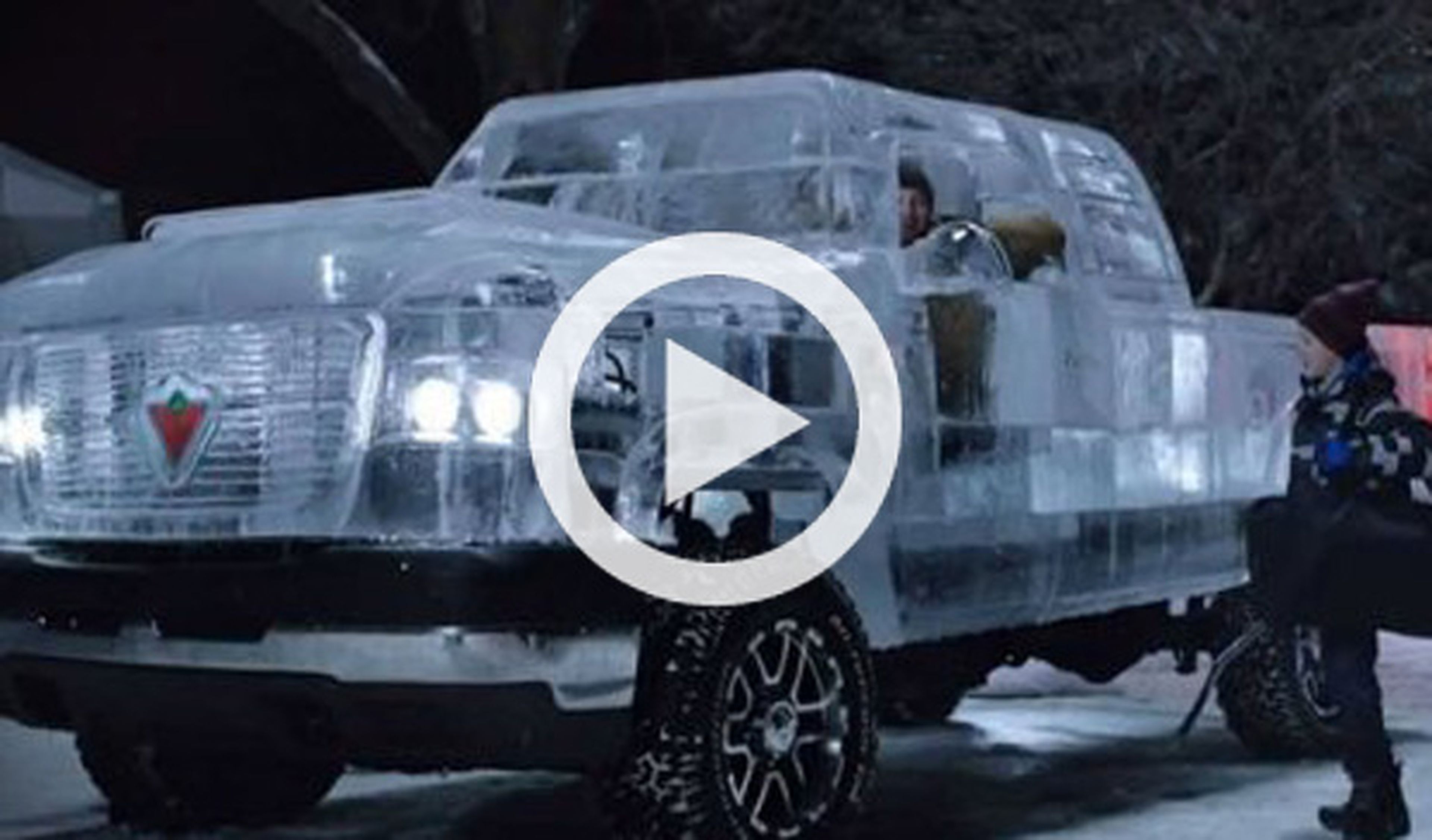Vídeo: una pick-up hecha con bloques de hielo