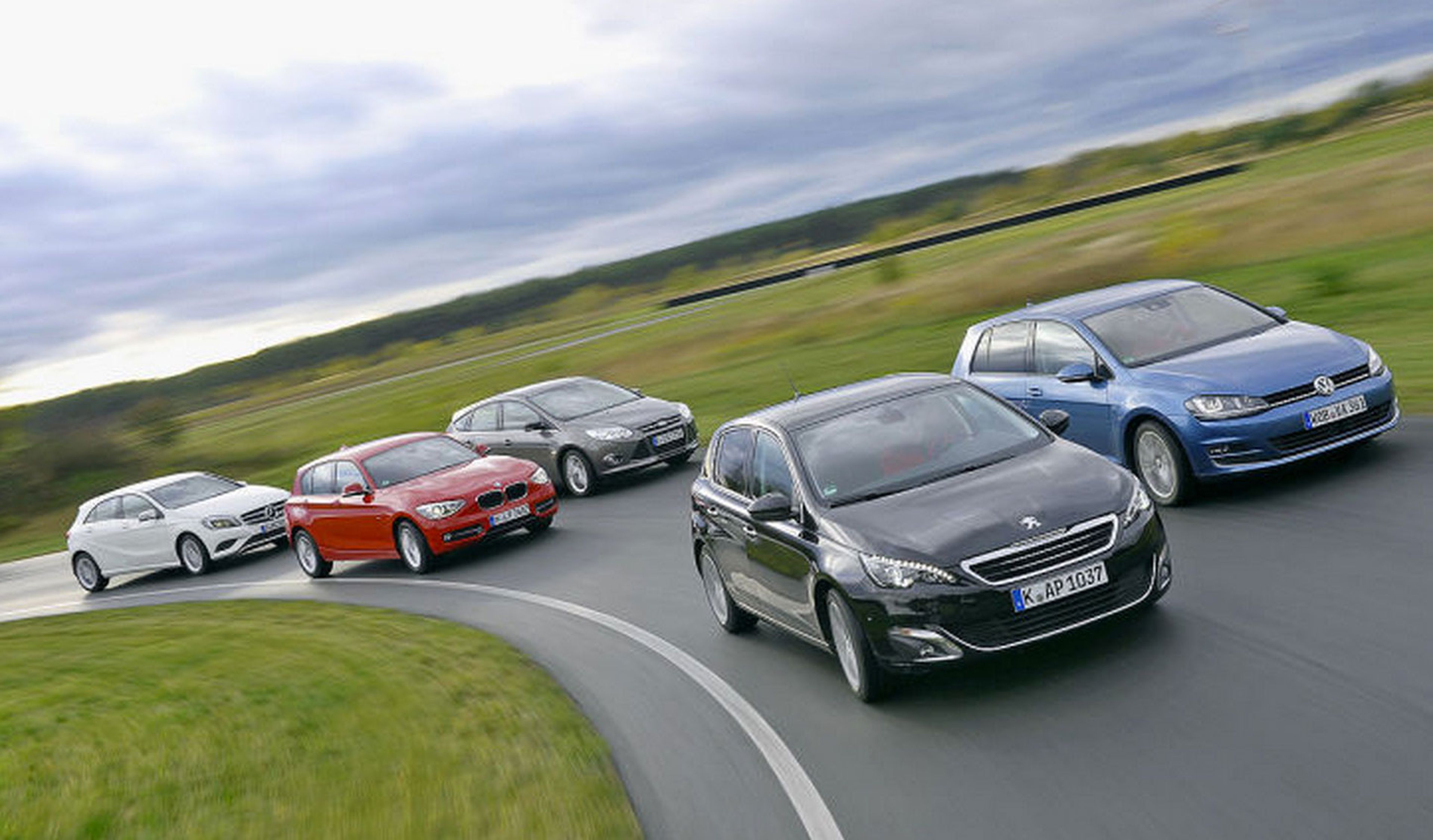 Peugeot 308, Mercedes Clase A, BMW Serie 1 y Ford Focus, contra el compacto de referencia