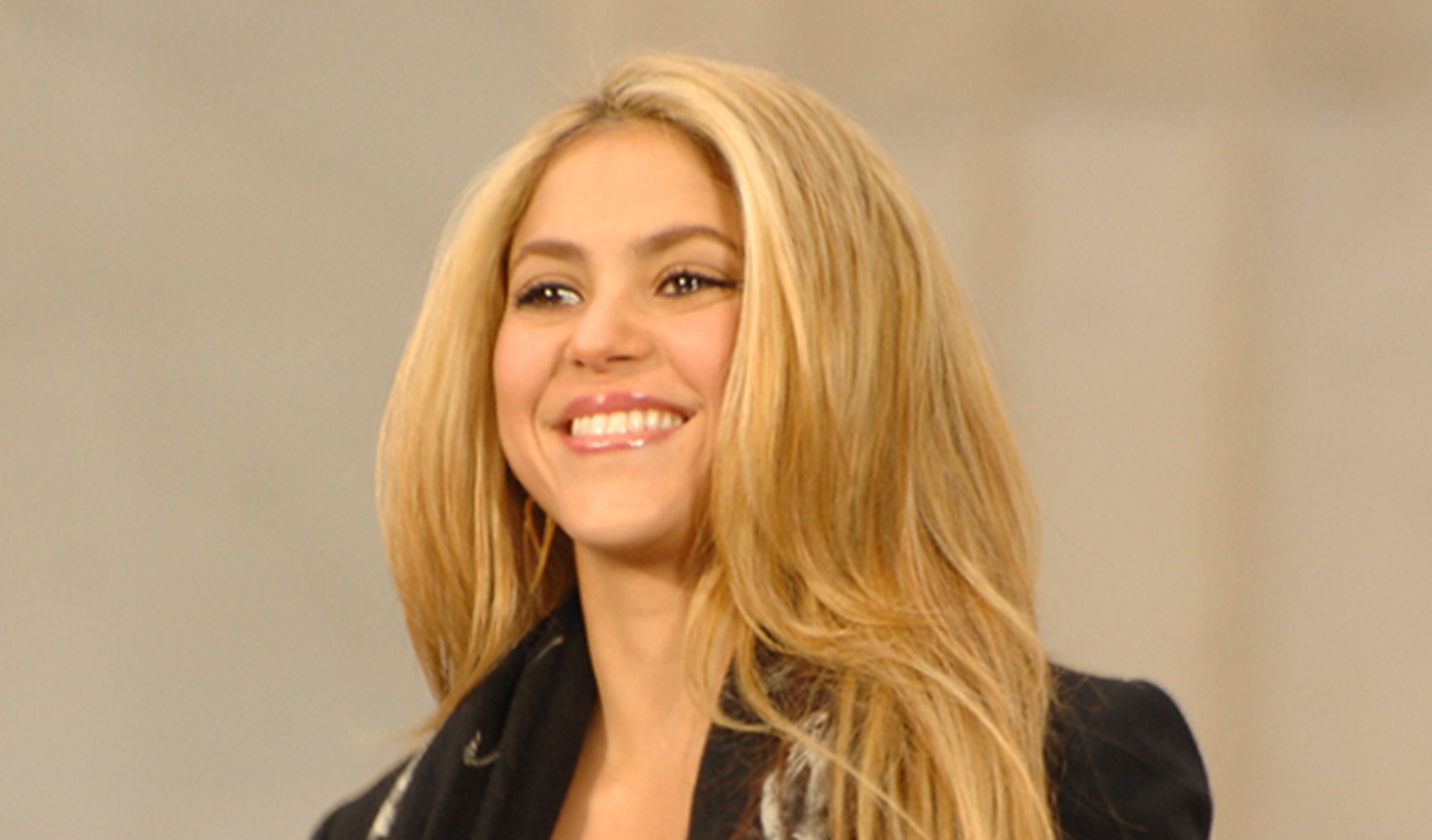 Piqué regala a Shakira un Mercedes SLK de 48.000 euros