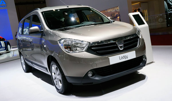 Dacia Lodgy Monovolumen Barato De 7 Plazas En Ginebra 12 Salon Del Automovil De Ginebra 12 Autobild Es