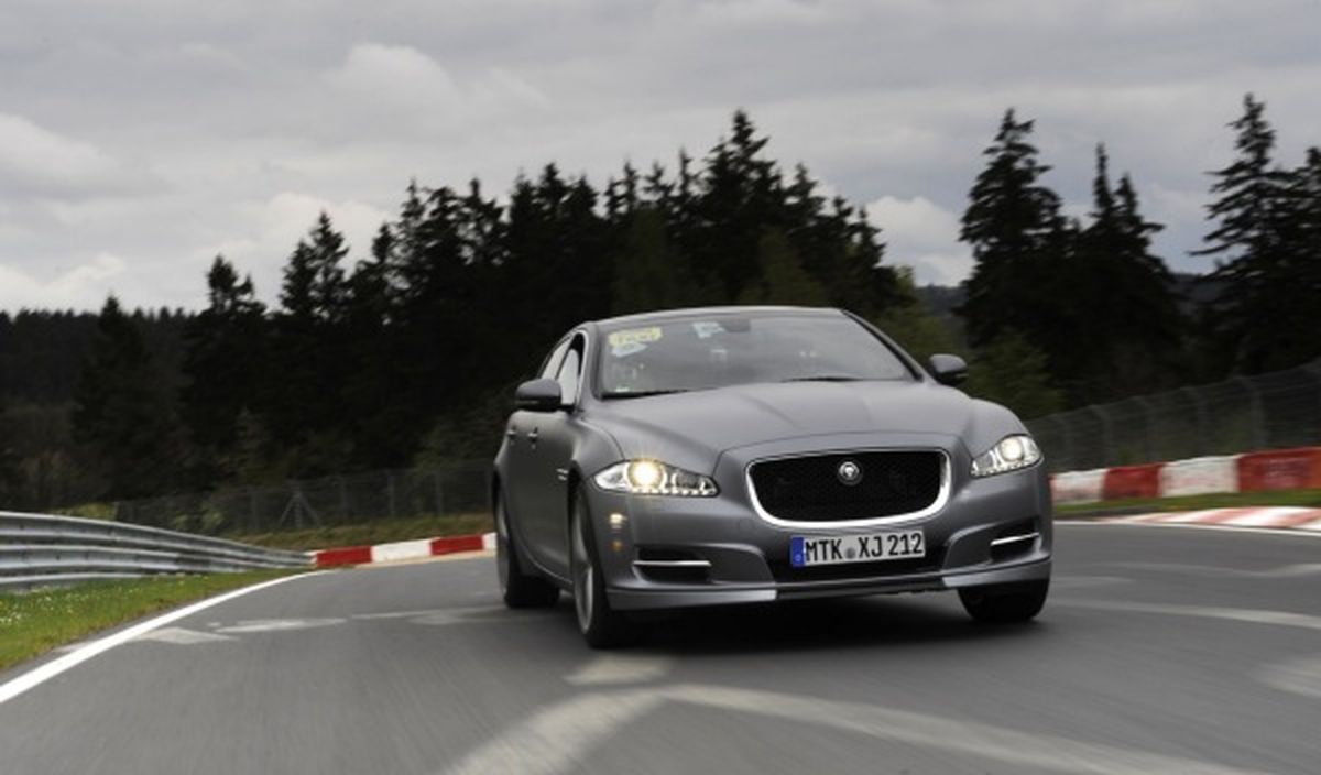 Jaguar 'Nürburgring taxi' frontal carrera