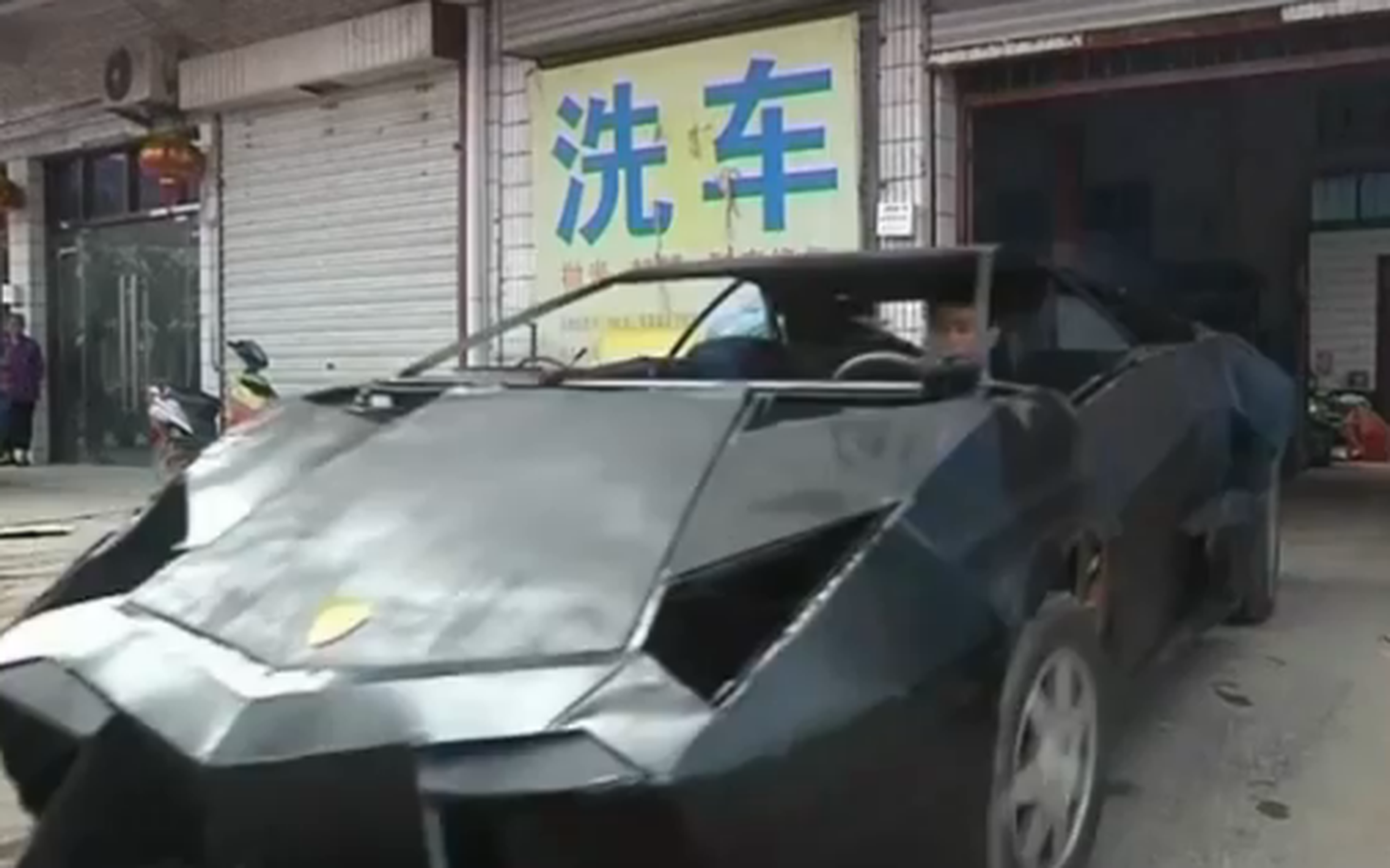 Un chino construye su Lamborghini Reventon por 7.000 euros