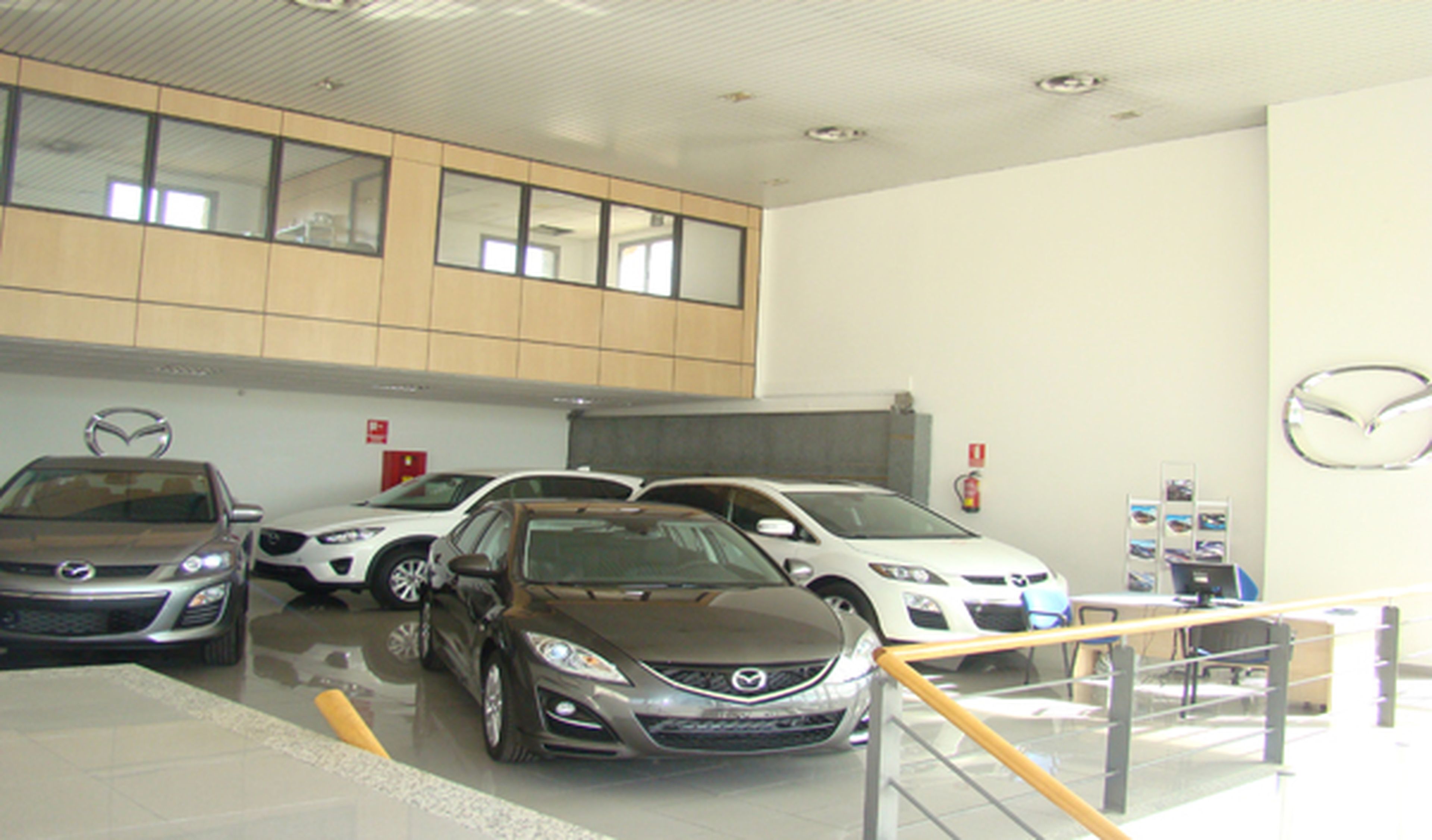Mazda multada por limitar a los talleres independientes