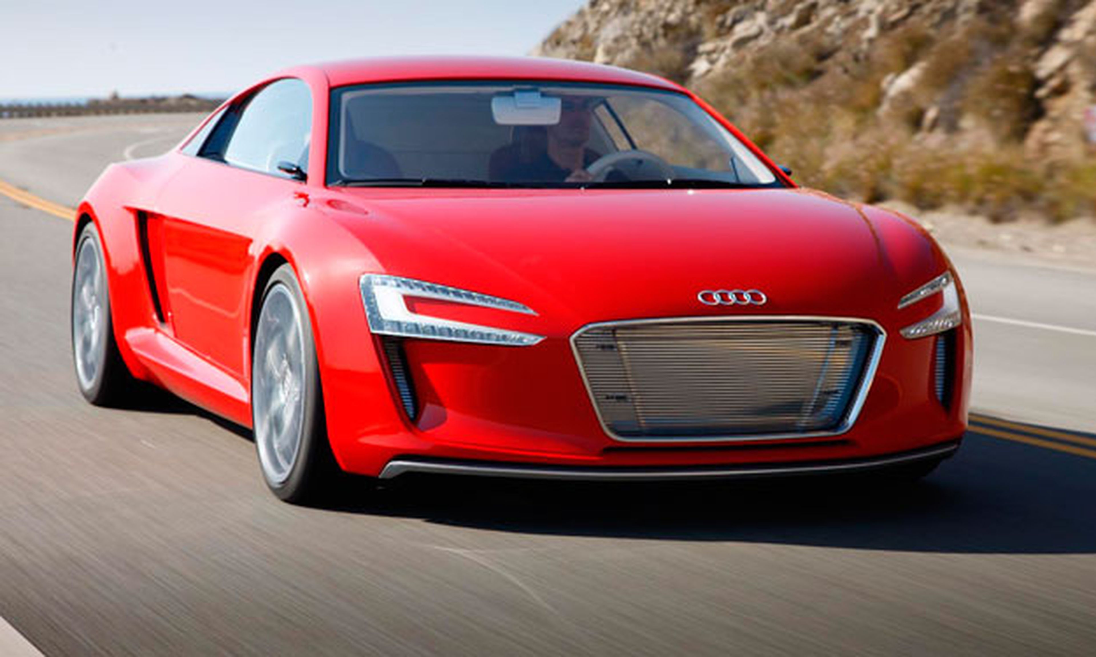 Audi se plantea un R10 híbrido diésel