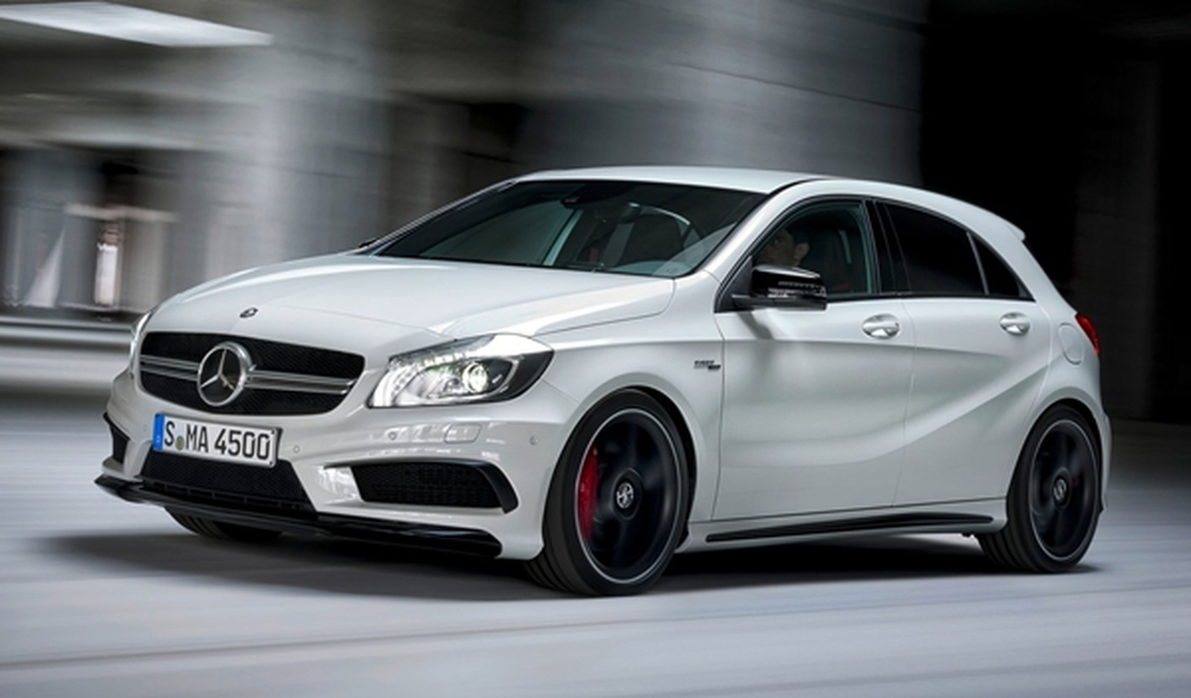 Mercedes_A_45_AMG_frontal