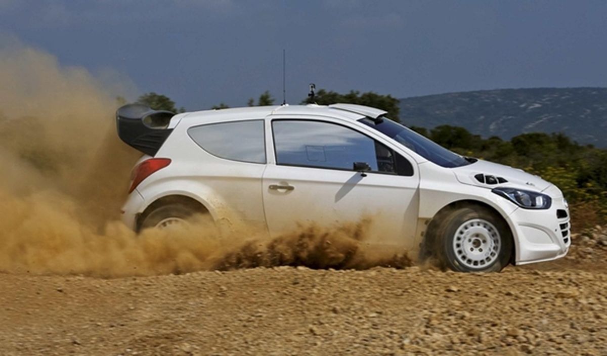 Testt del Hyundai i20 WRC 2014 en tierra 1