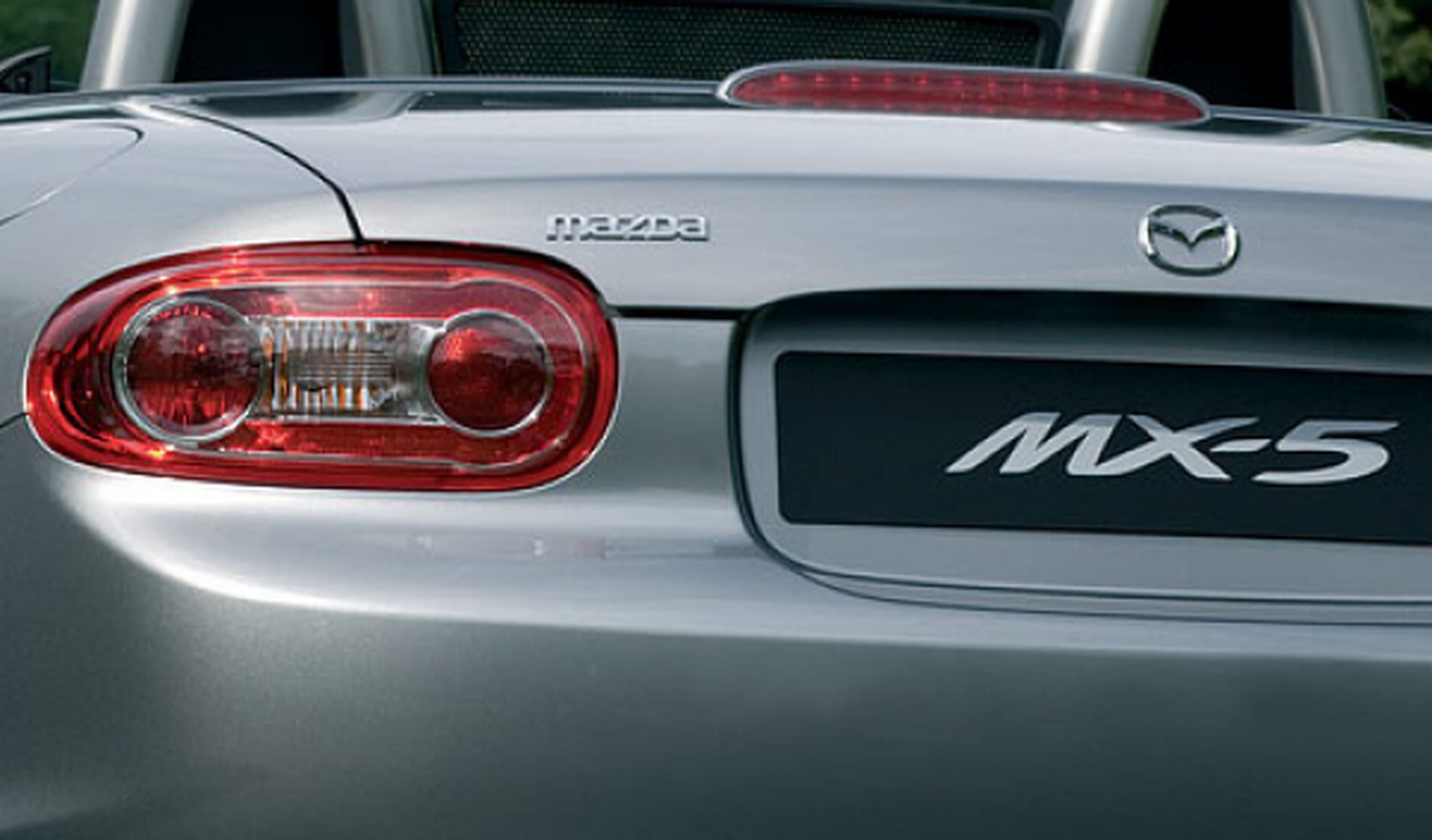 Los nuevos Mazda MX-5 y Alfa Romeo Spider, descubiertos