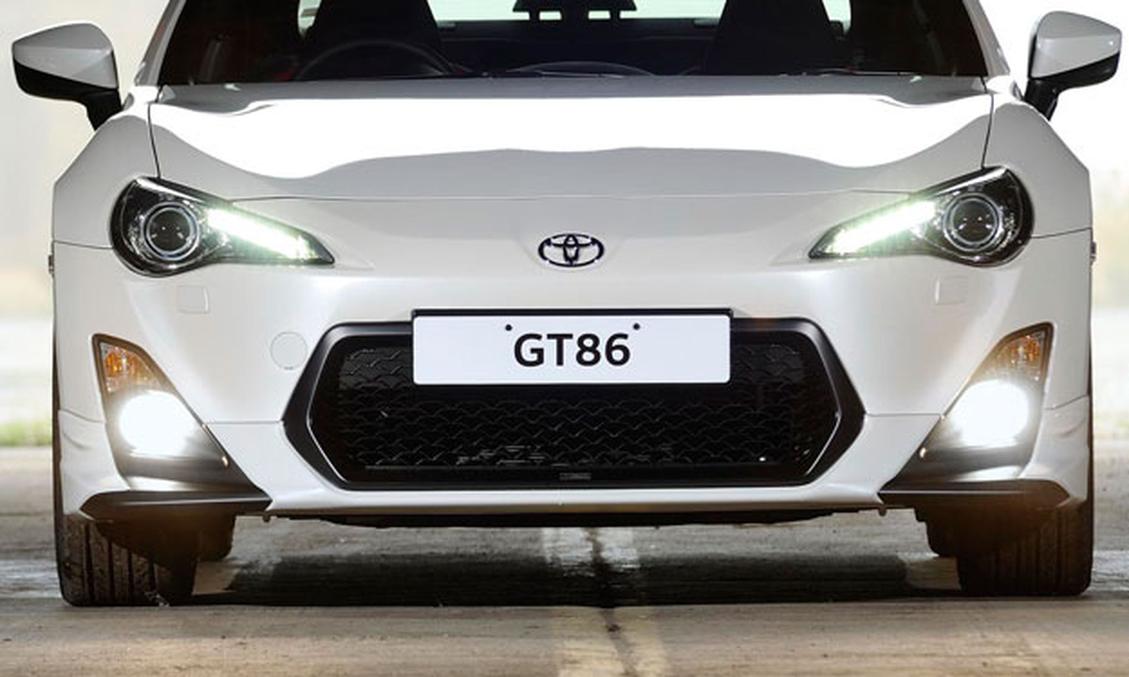 El Toyota GT86 Sedan concept irá al Salón de Dubai 2013