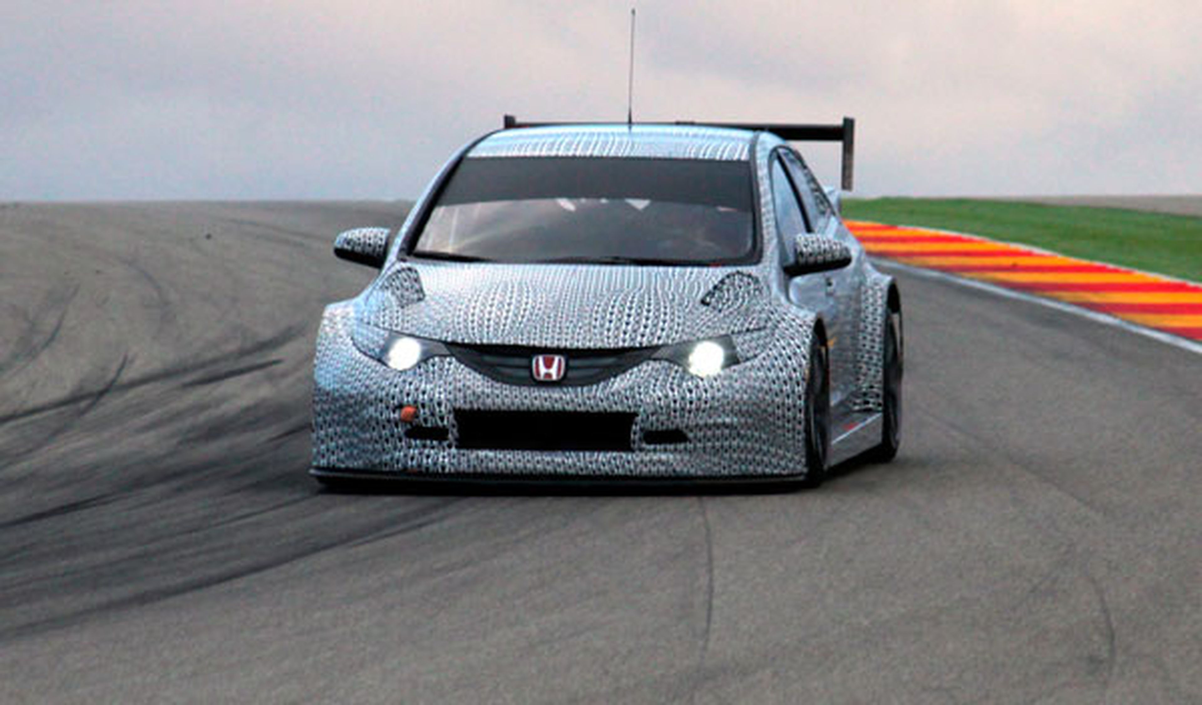 El nuevo Honda Civic WTCC, de pruebas en Motorland Aragon