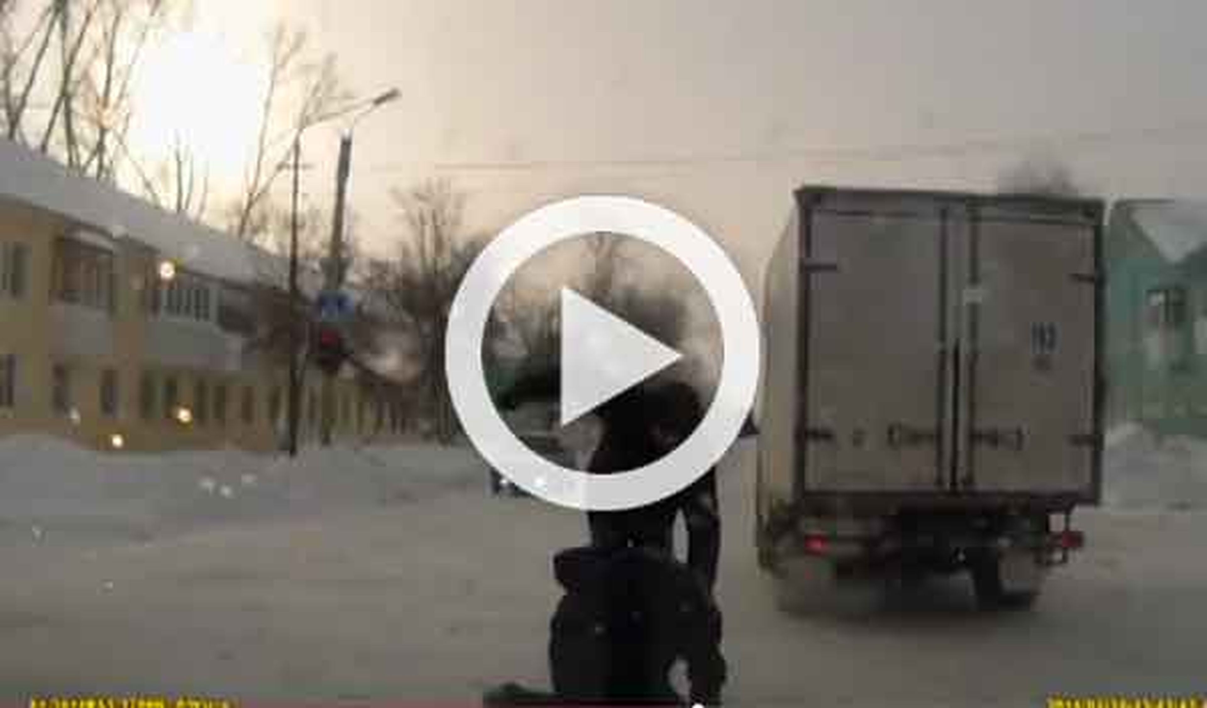 Vídeo: camionero se pelea mientras su camión se escapa