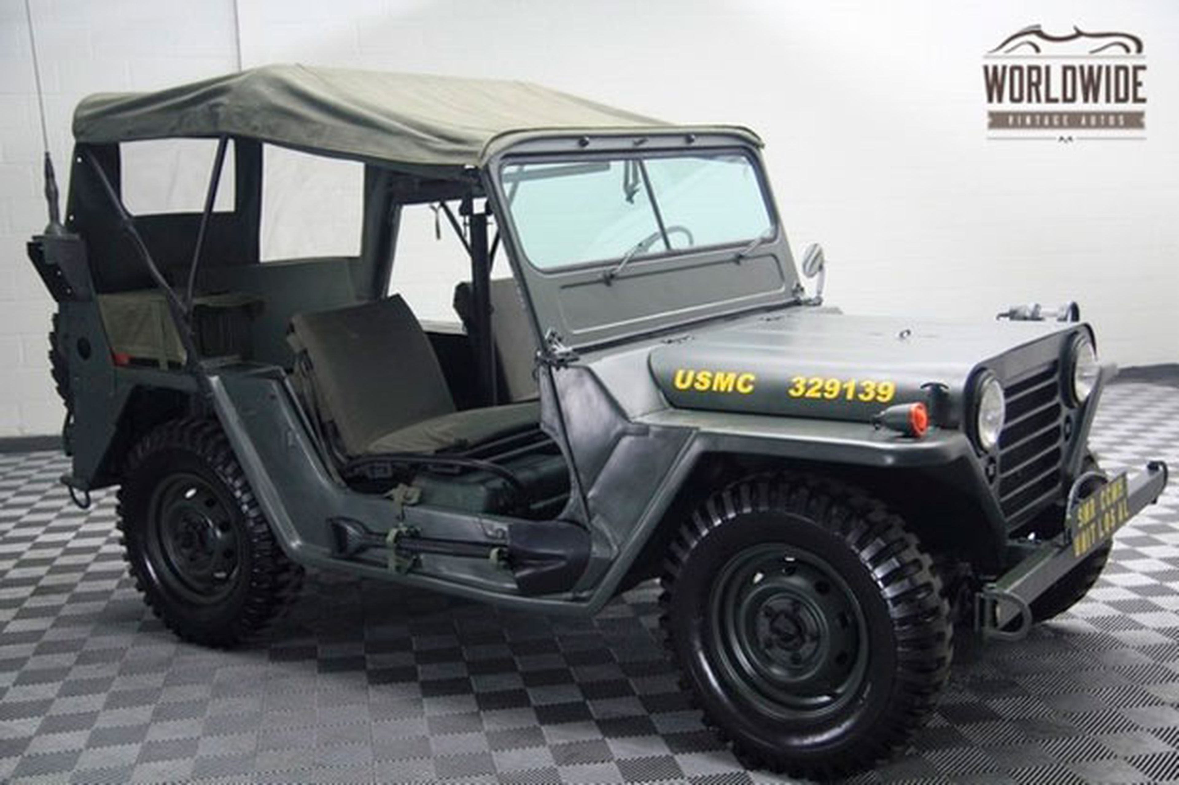 Jeep Willys metralleta delantera