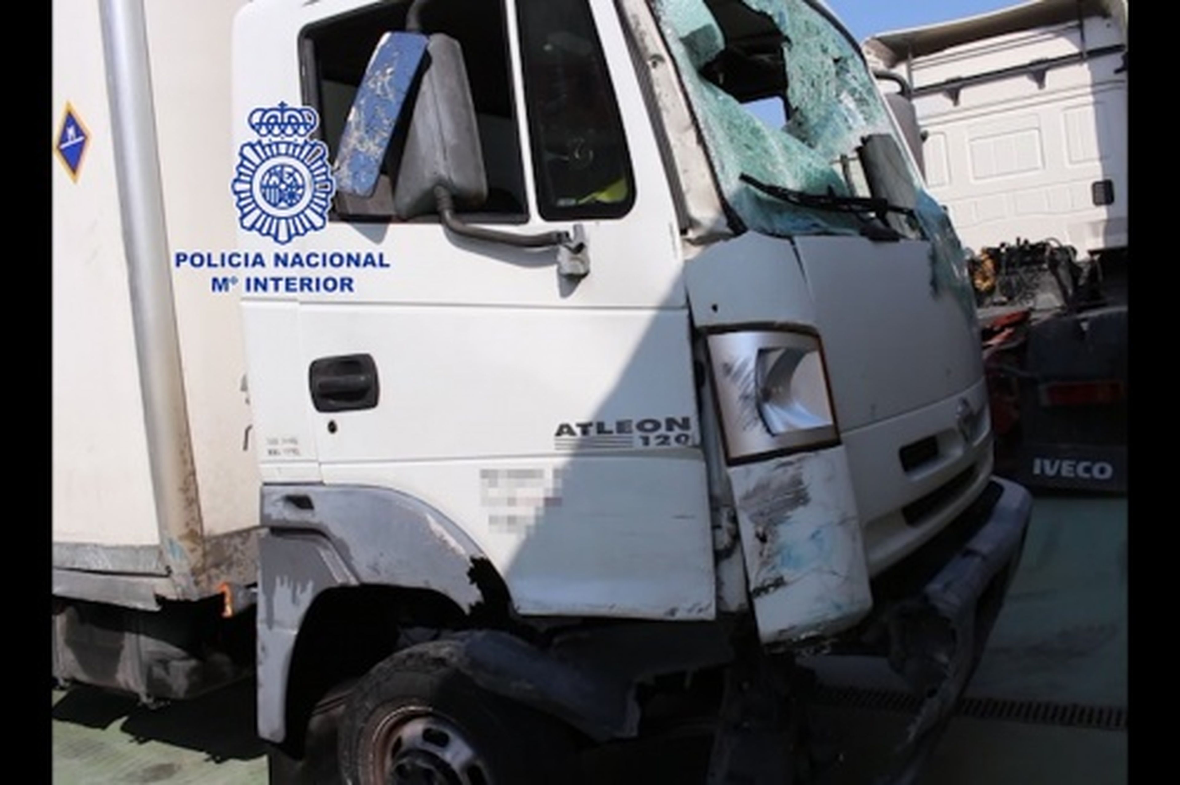 Vídeo: camión robado vuelca en persecución policial en M-40