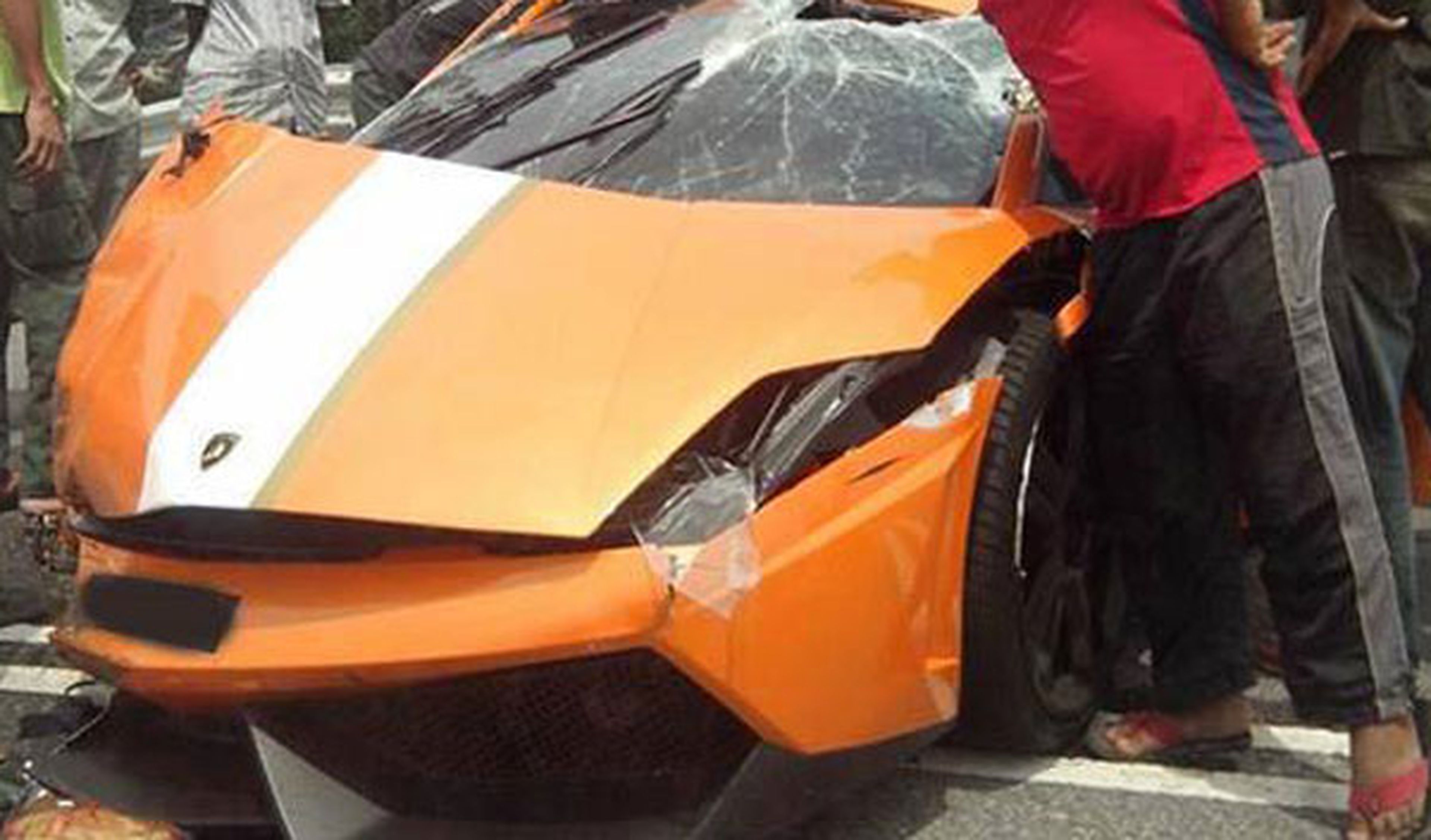 Un Lamborghini Gallardo queda destruido en un accidente