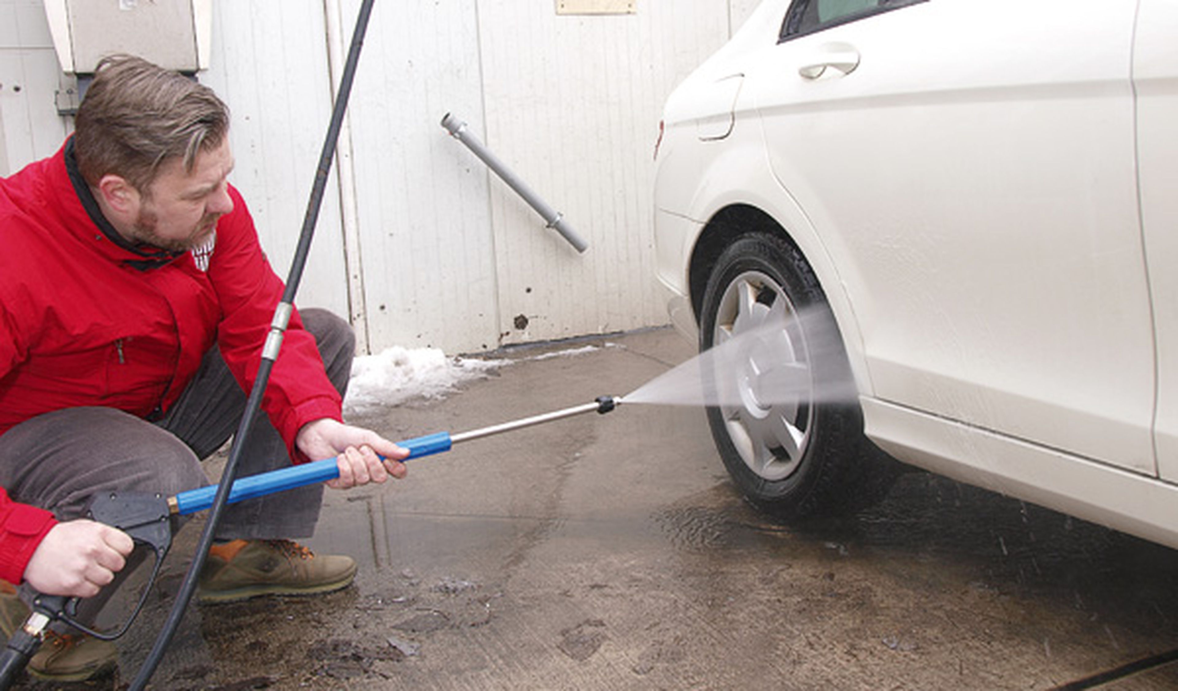 Cómo limpiar el coche en profundidad: consejos y productos