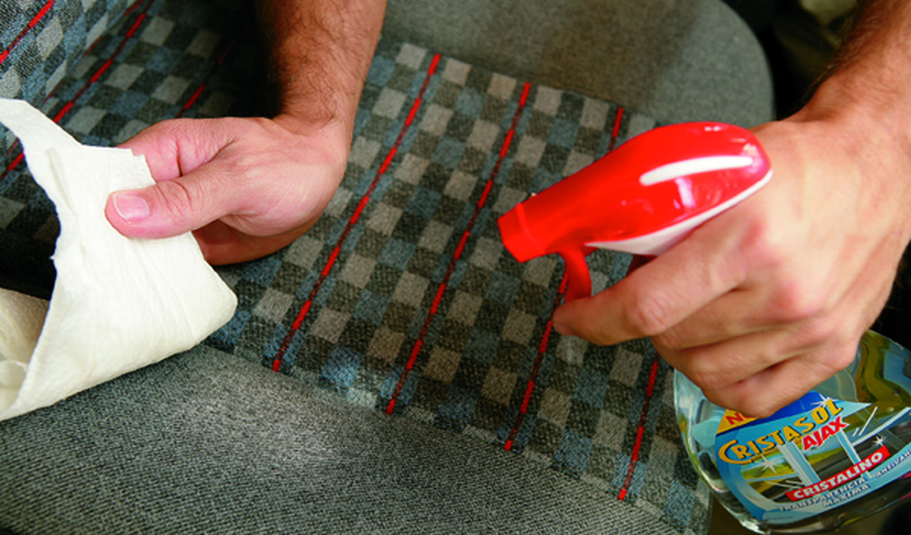23 trucos caseros para limpiar las manchas de la tapicería