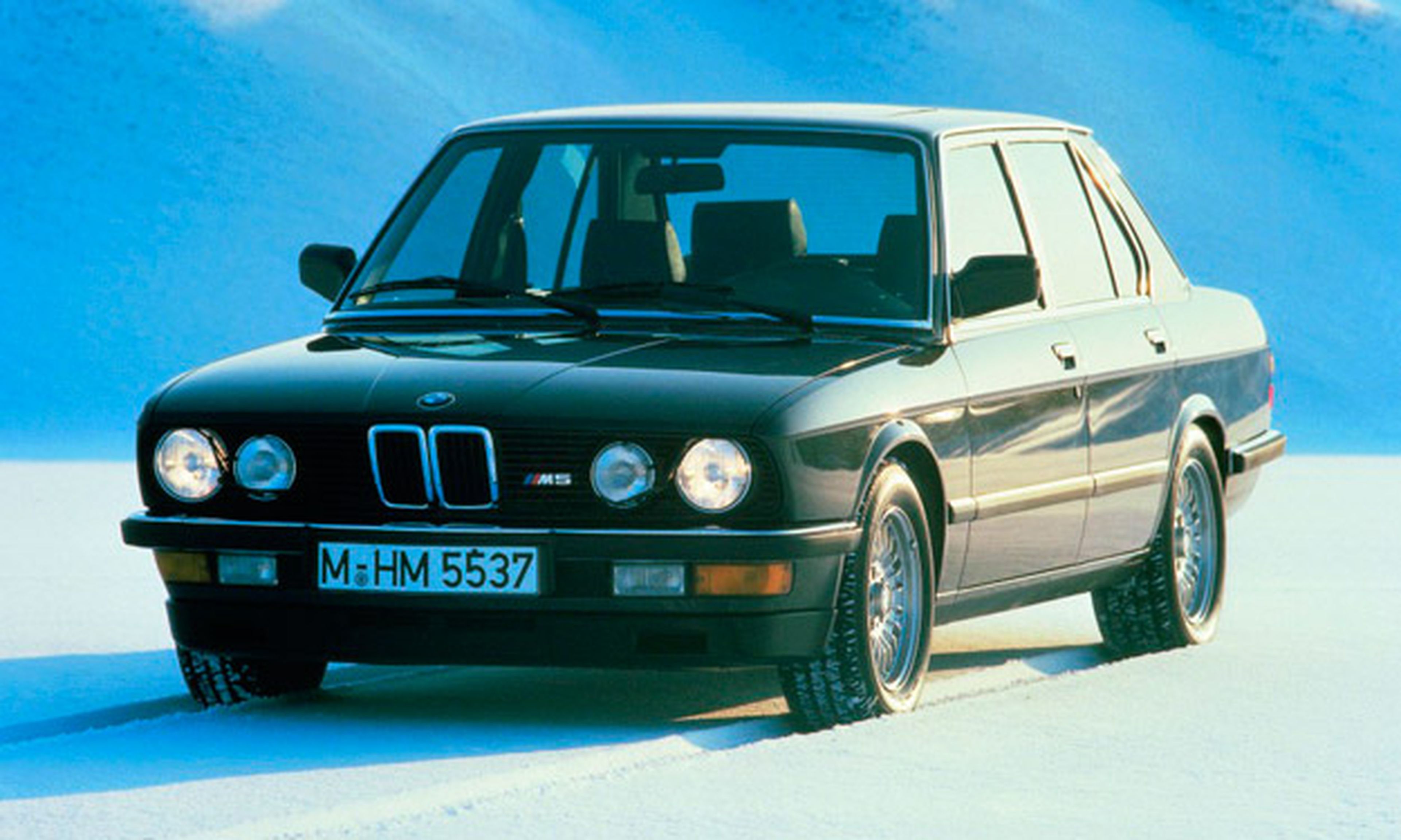 BMW M5 e28 delantera