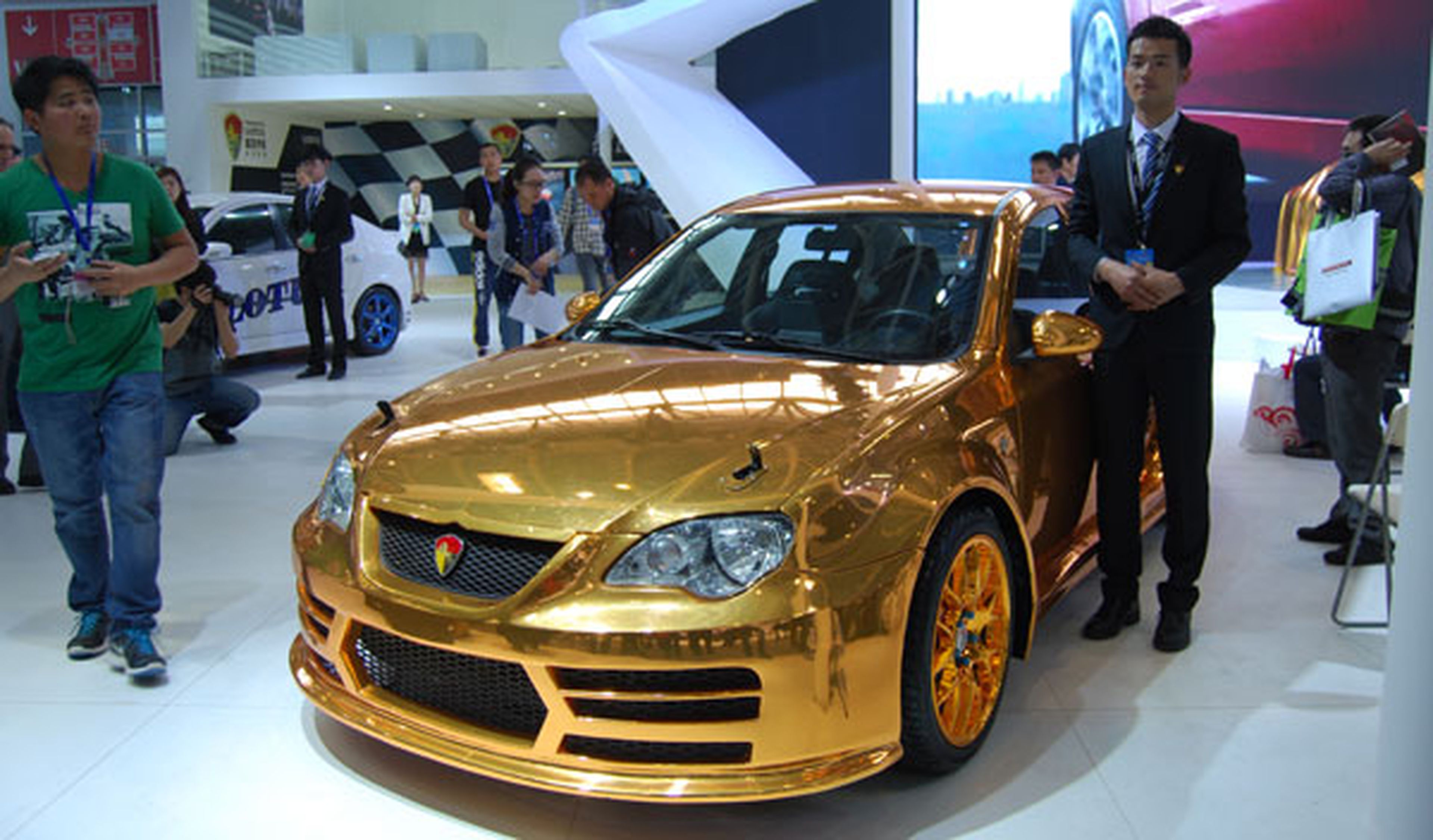 coche dorado chino