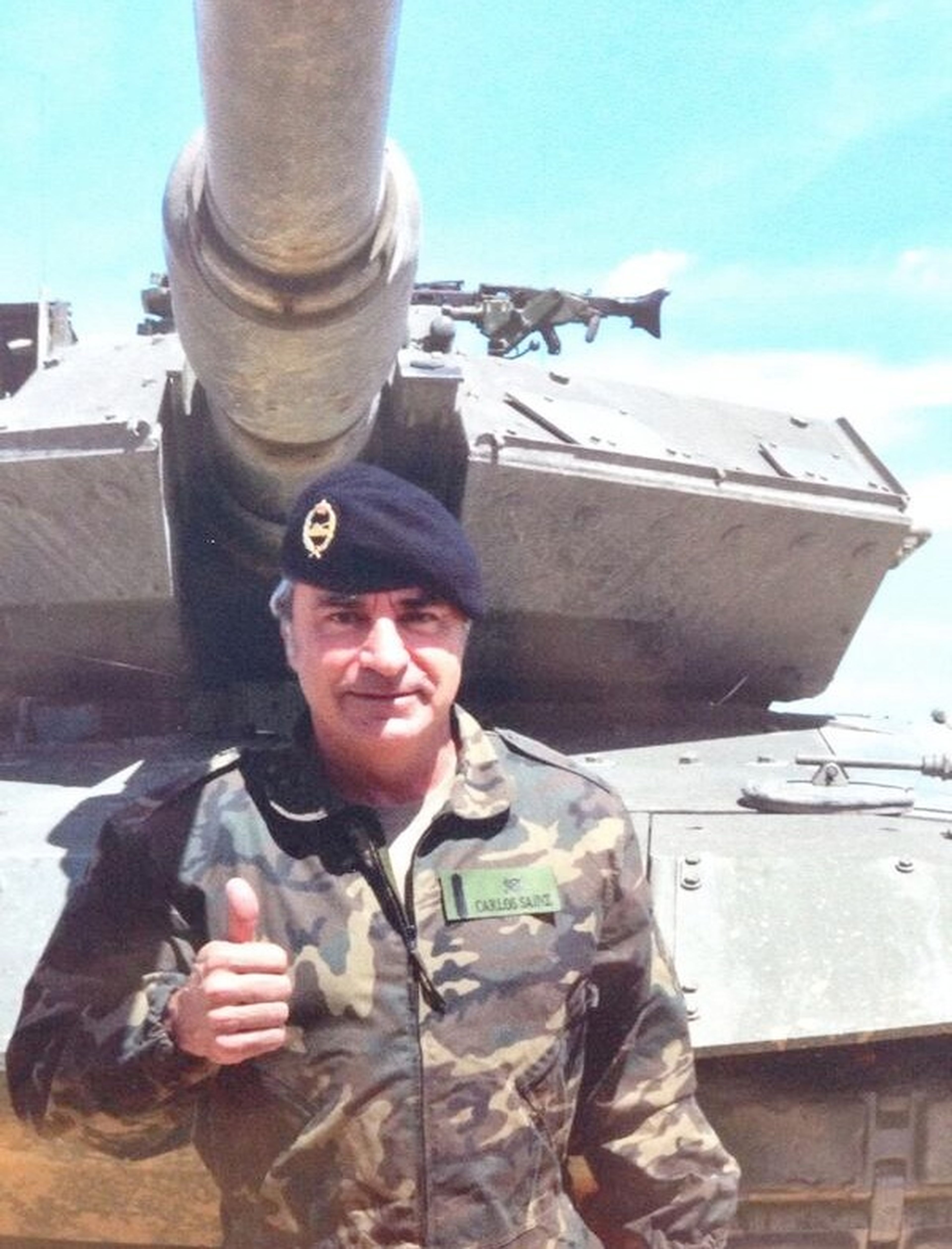 Carlos Sainz prueba carro combate tanque Ejército