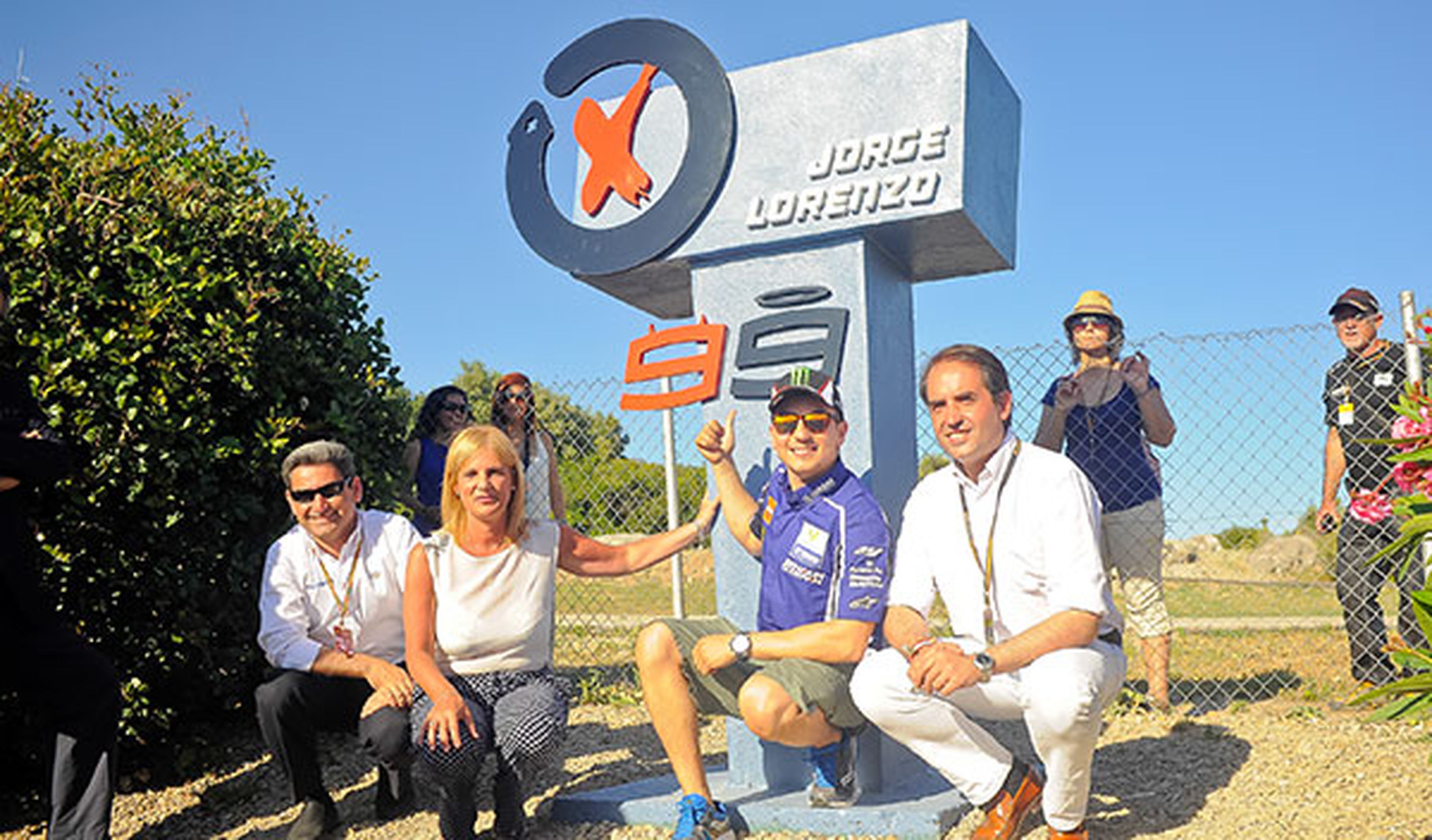 Lorenzo desvela su monumento en el Circuito de Jerez