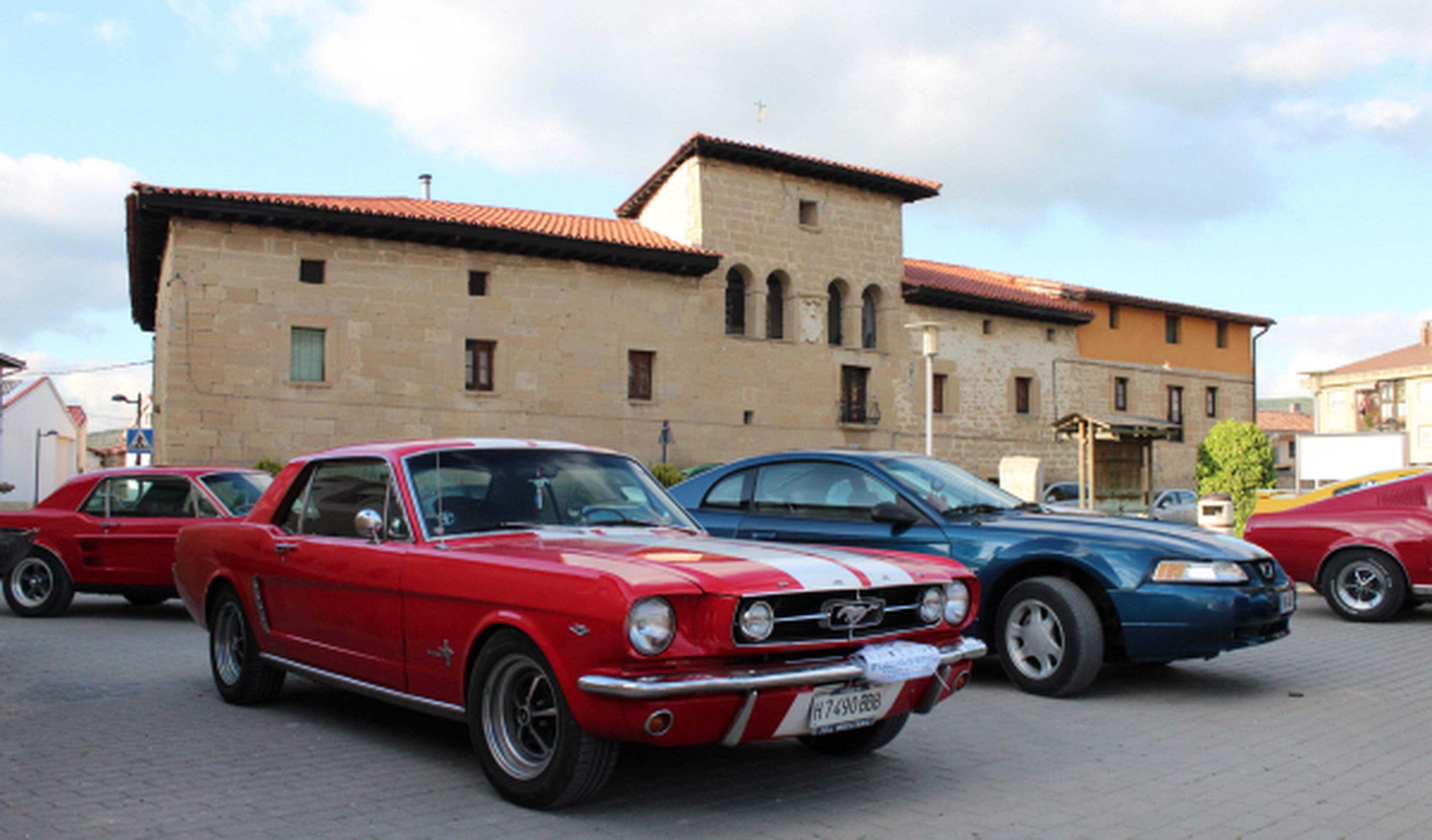 Cabalgada de Mustang 2014: ¡pura sangre en la carretera!