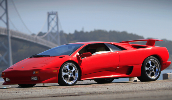 Jay Leno conduce un espectacular Lamborghini Diablo del 91 -