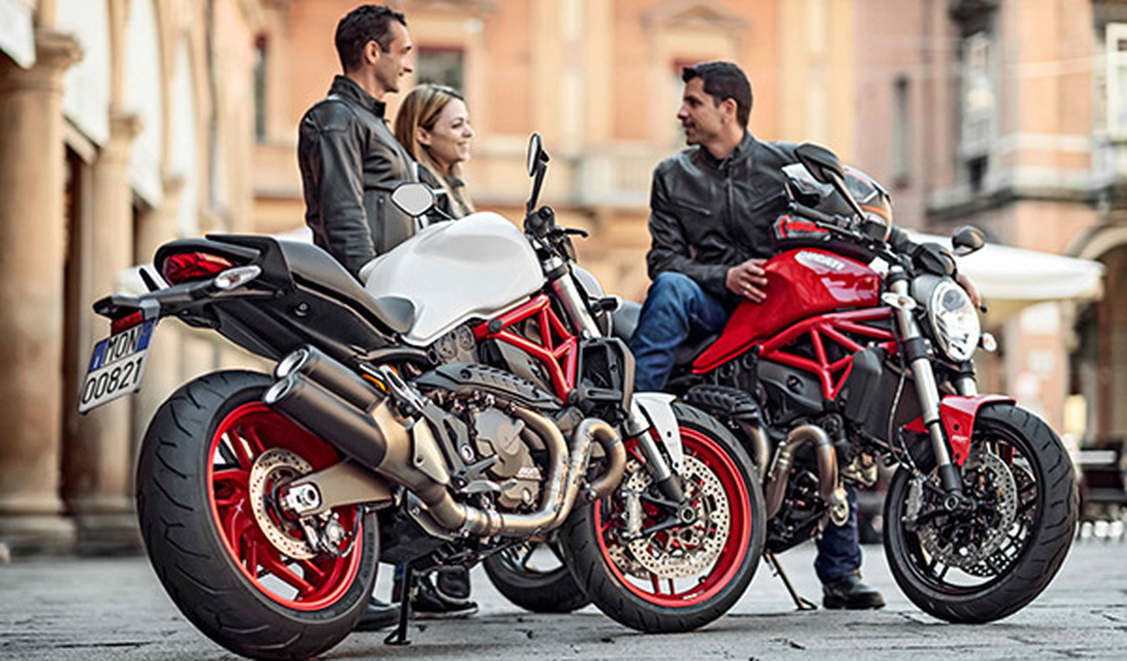 La familia crece: nueva Ducati Monster 821