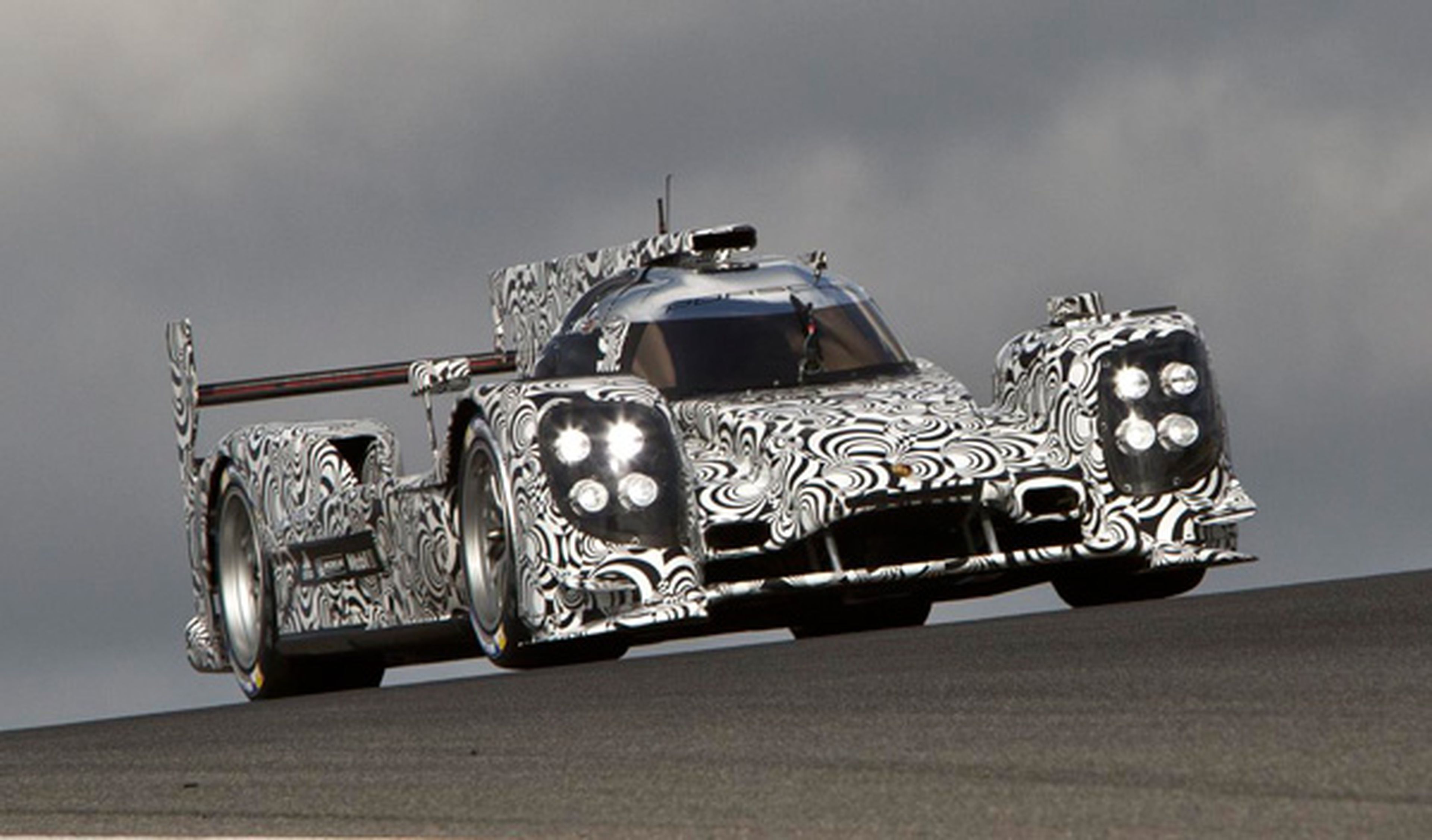 Porsche en Le Mans con cuatro coches oficiales